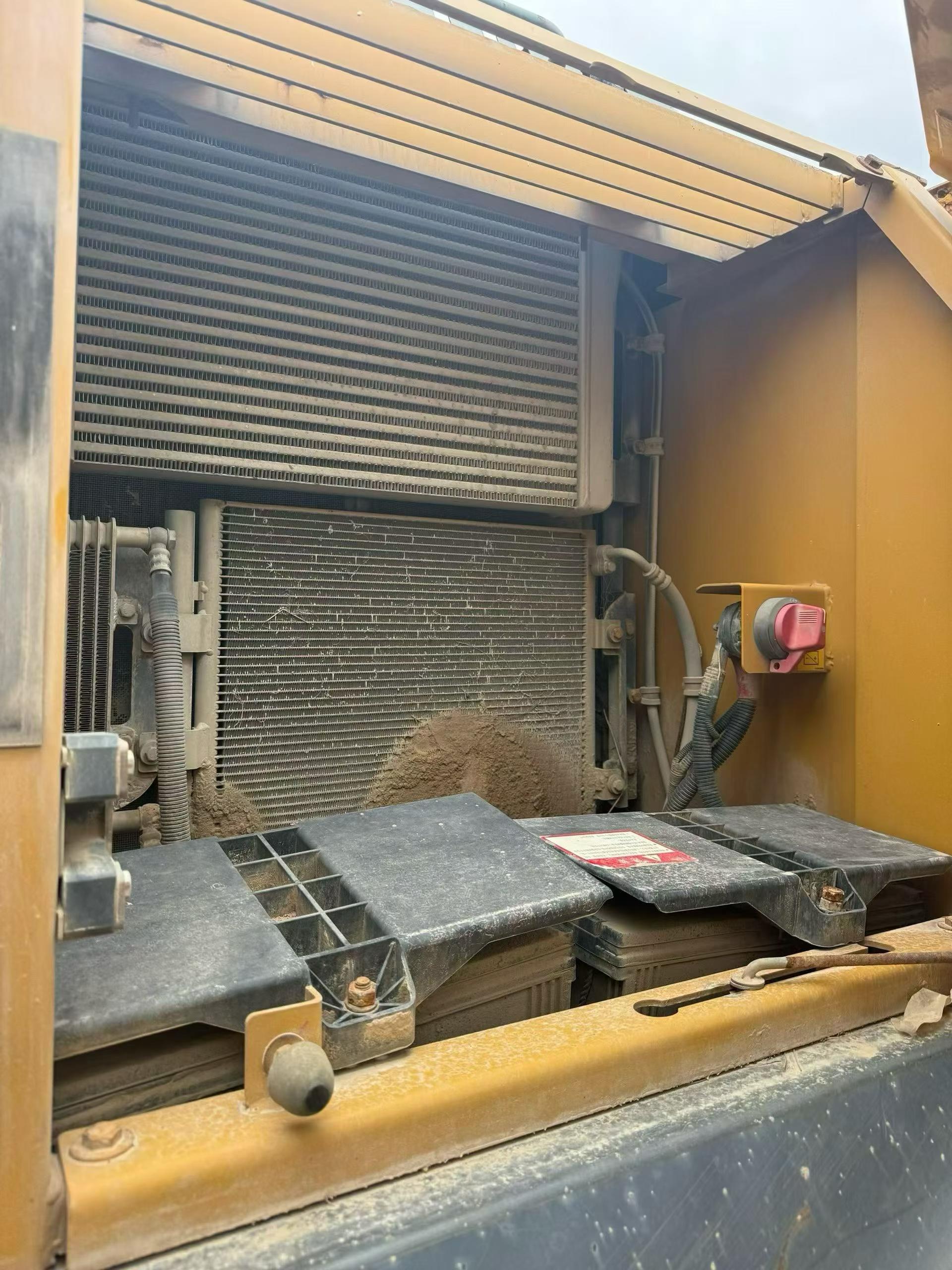 Compre Excavadora XCMG XE245D Usada / 7