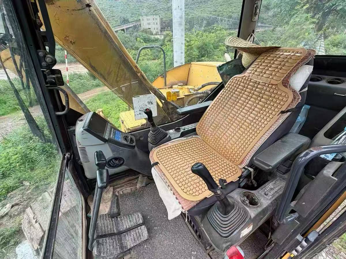 Acheter Komatsu PC70-8 D'occasion Pelle Acheter Komatsu PC70-8 D'occasion Pelle