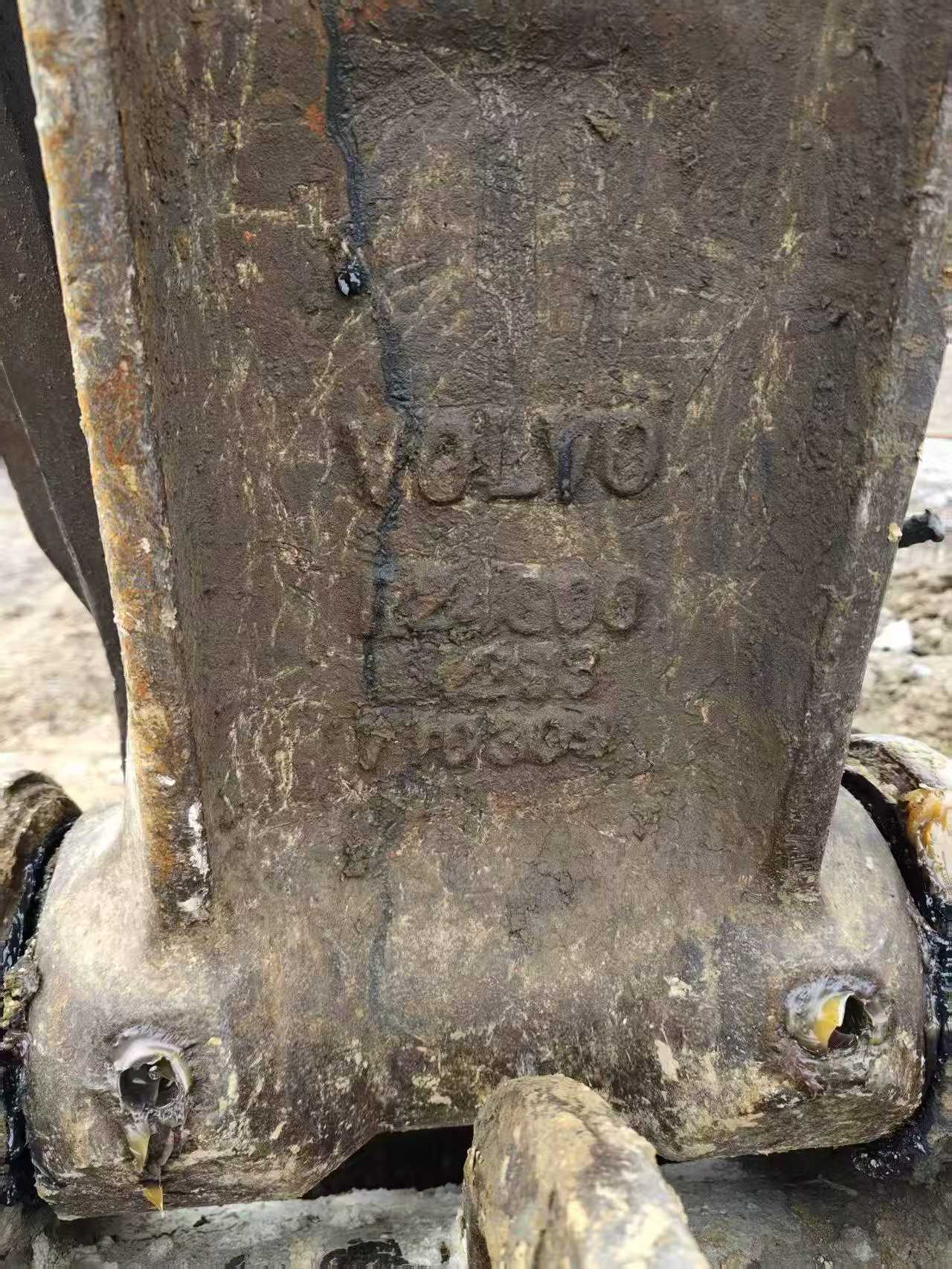 Buy Volvo L250G Used Excavator / 9