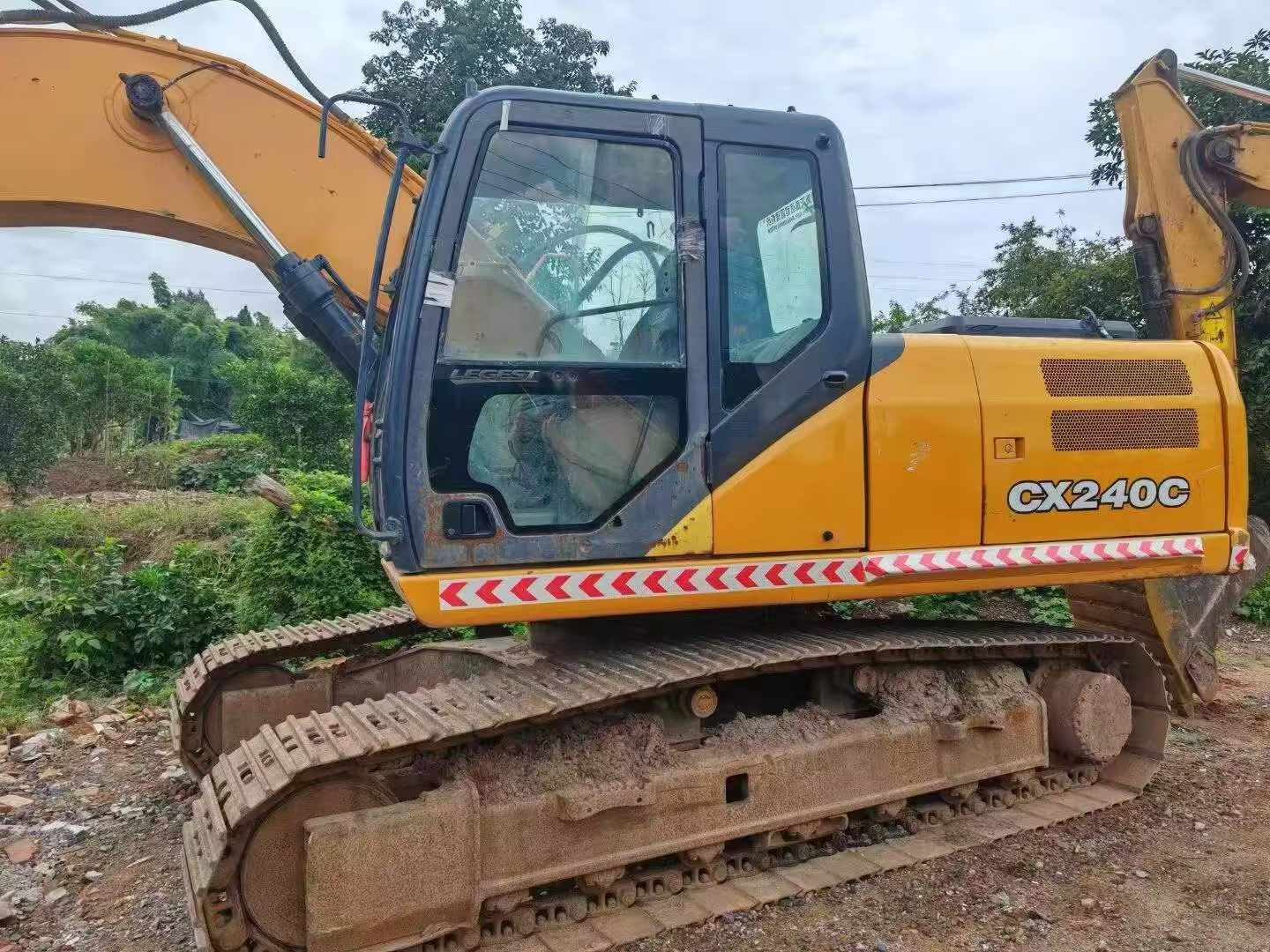 شراء حفارة Case CX210 مستعملة / 3