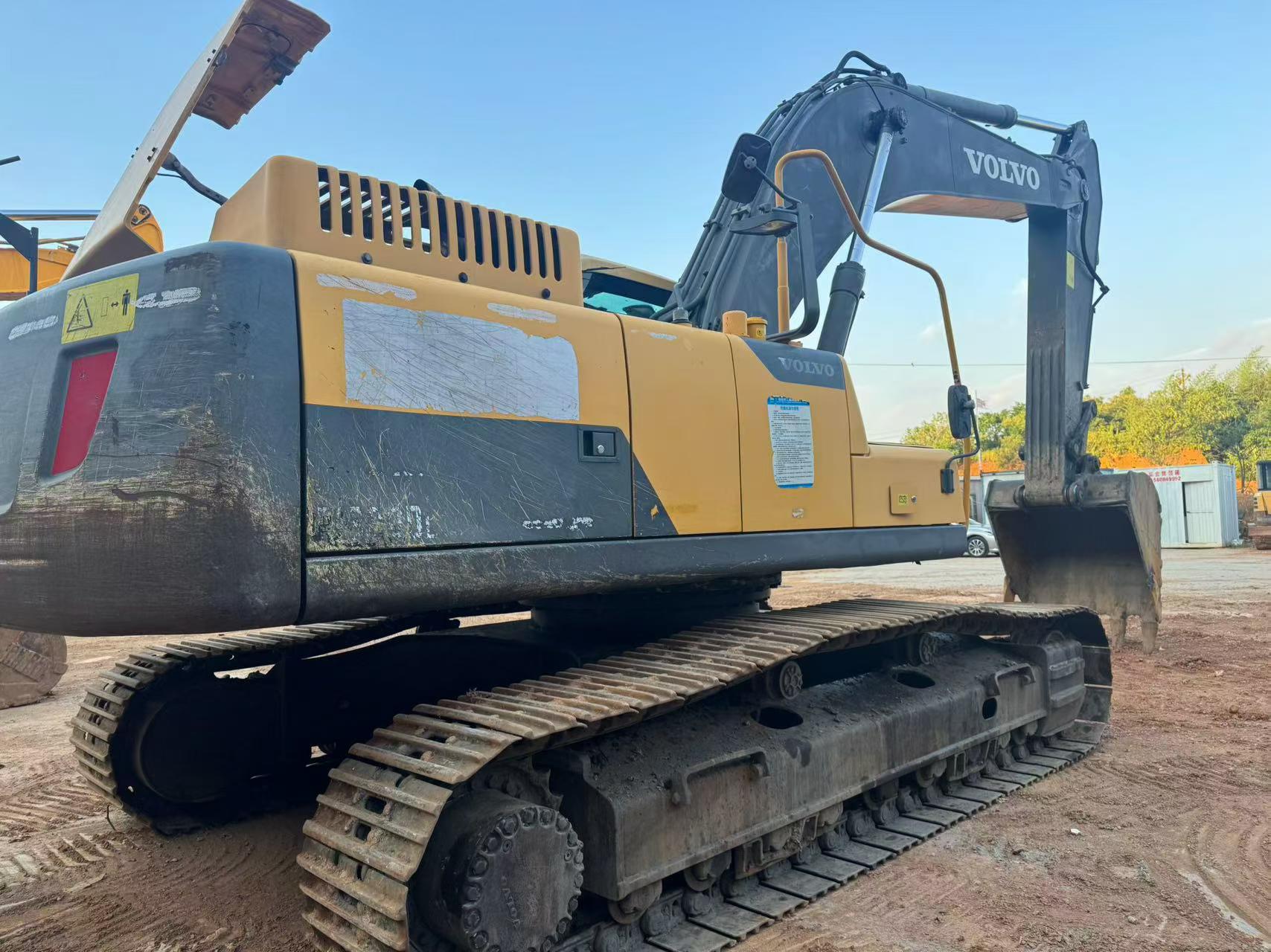 شراء حفارة Volvo EC300D مستعملة / 8