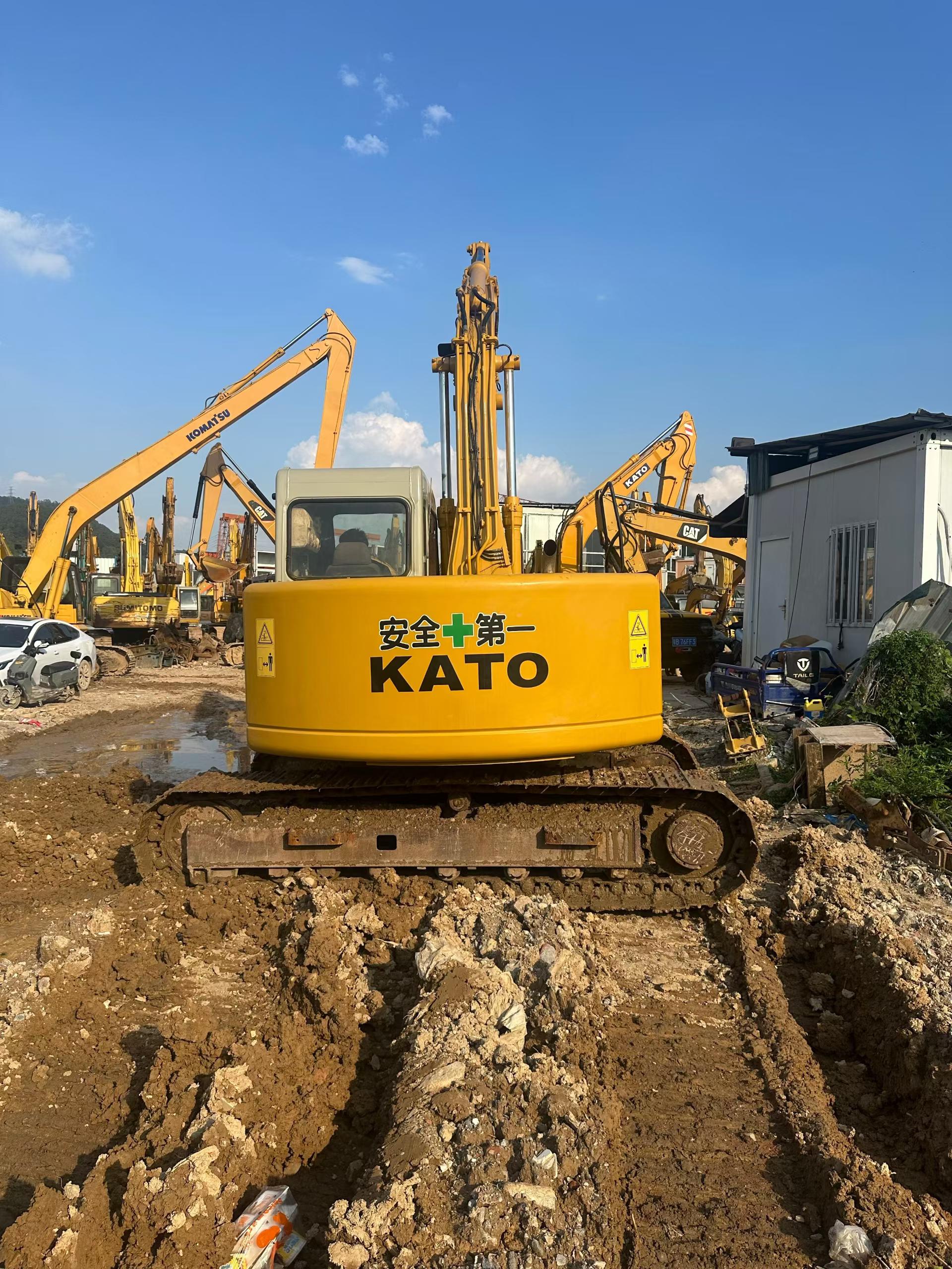 Compre Escavadeira Kato HD513MR Usada / 9 Compre Escavadeira Kato HD513MR Usada / 9