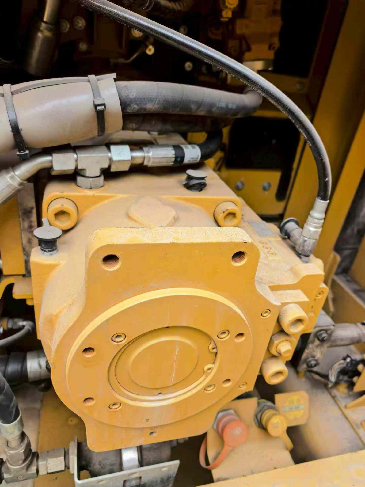 Купить Подержанный Экскаватор Caterpillar CAT395  / 9