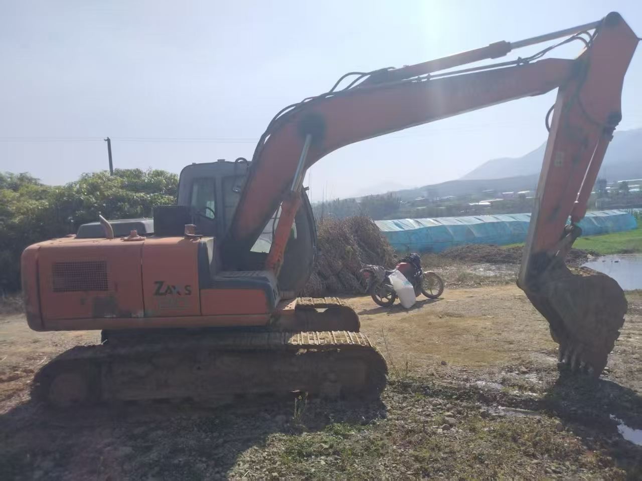 Compre Excavadora Hitachi EX120 Usada / 9