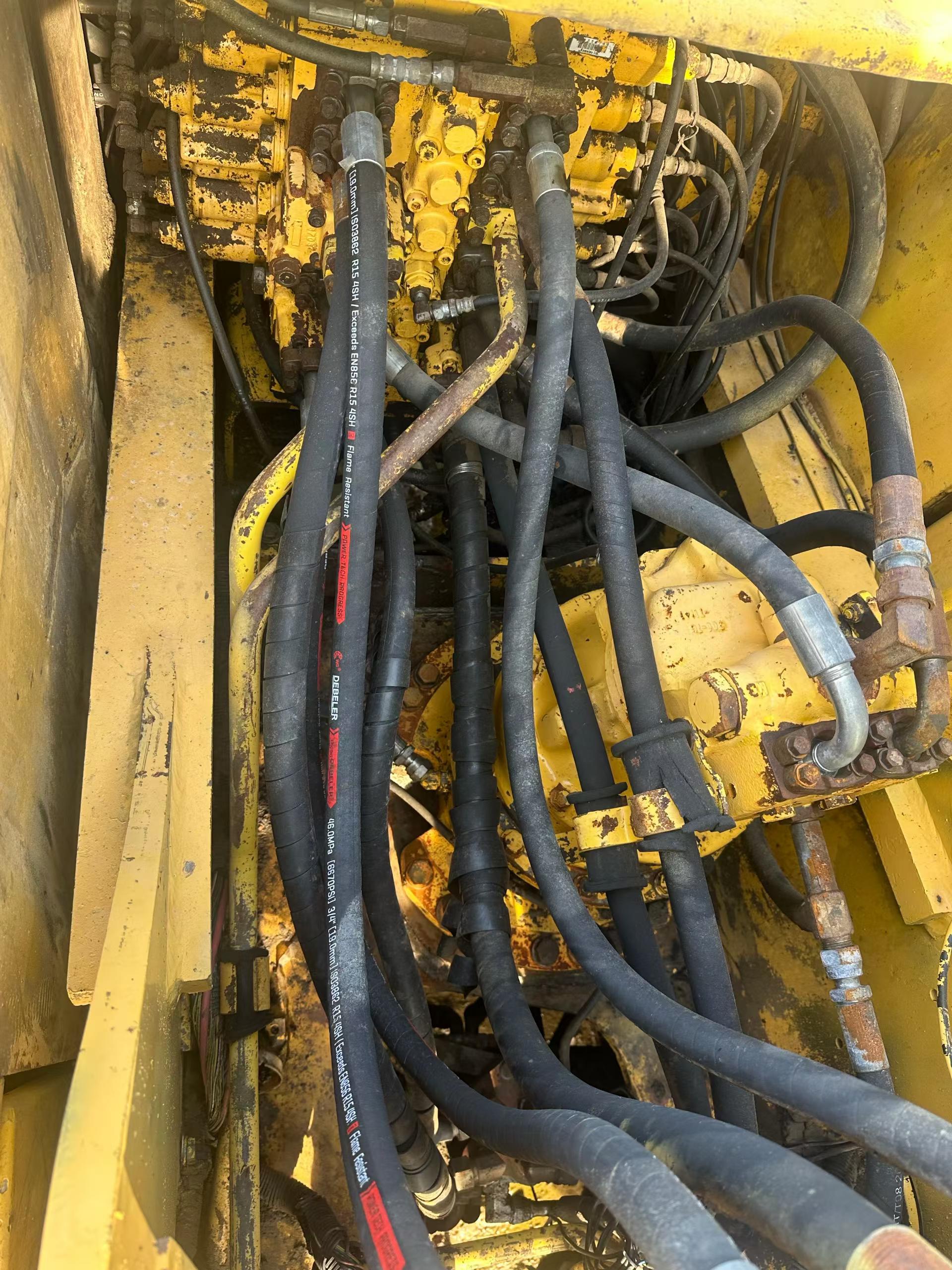 Compre Excavadora Komatsu PC240-6 Usada / 6 Compre Excavadora Komatsu PC240-6 Usada / 6