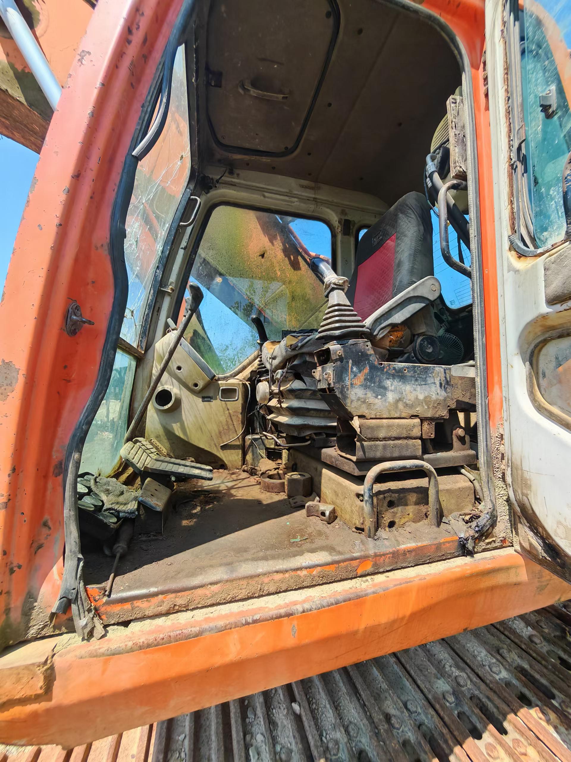 Compre Excavadora Doosan DH300-7 Usada / 3 Compre Excavadora Doosan DH300-7 Usada / 3