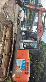 Compre Excavadora Hitachi EX200-3 Usada / 2 Compre Excavadora Hitachi EX200-3 Usada / 2