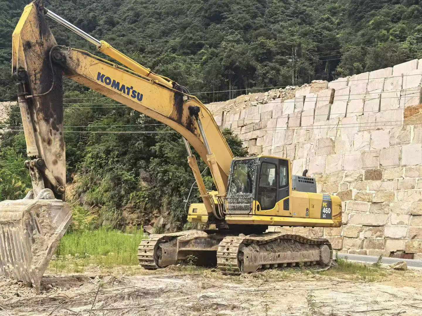 Compre Excavadora Komatsu PC460LC-8 Usada / 2 Compre Excavadora Komatsu PC460LC-8 Usada / 2