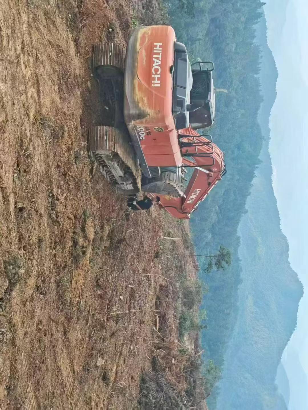 Buy Hitachi ZX200-6 Used Excavator / 2