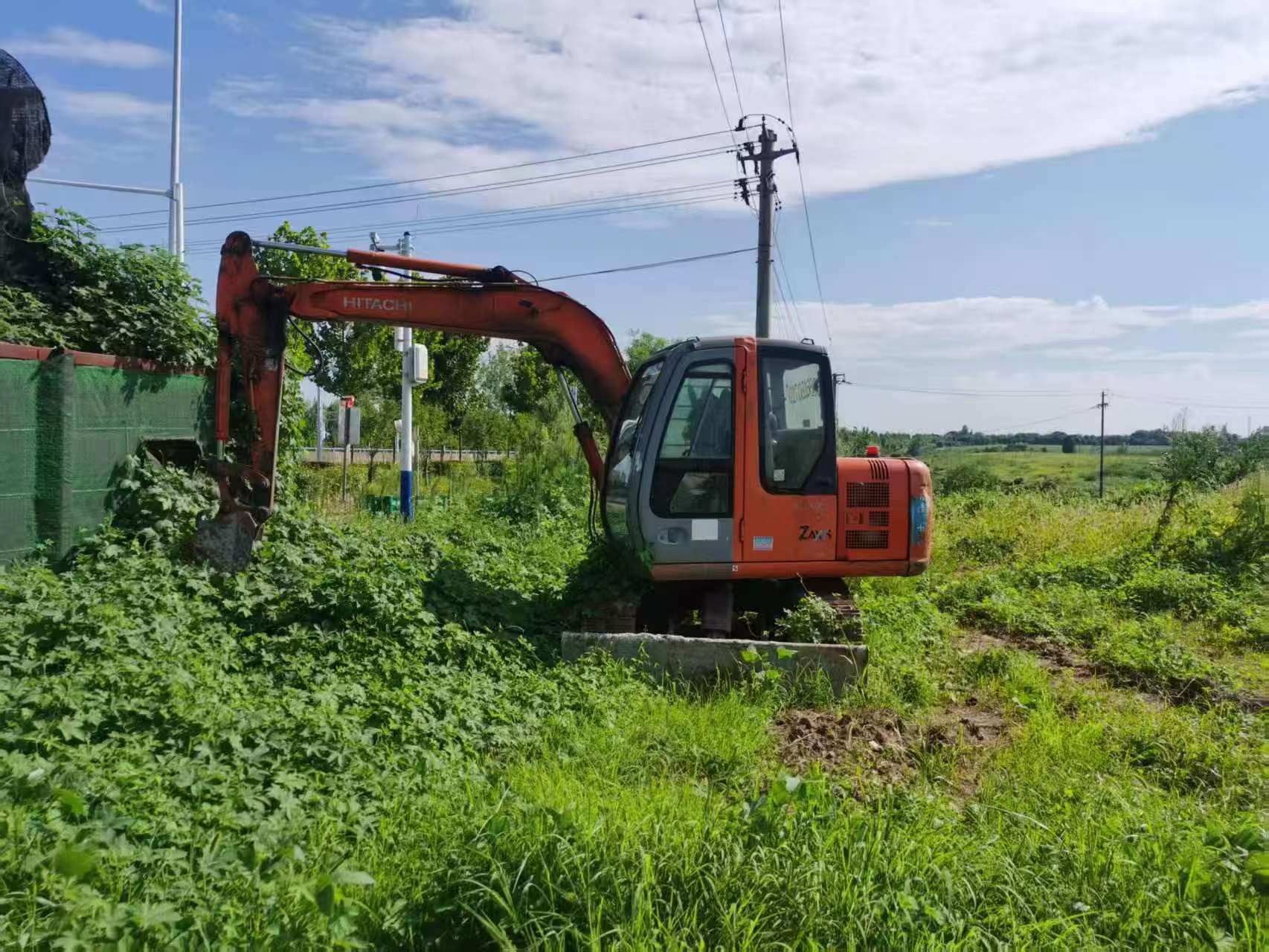 Comprar Hitachi ZX60 Usado Escavadeira