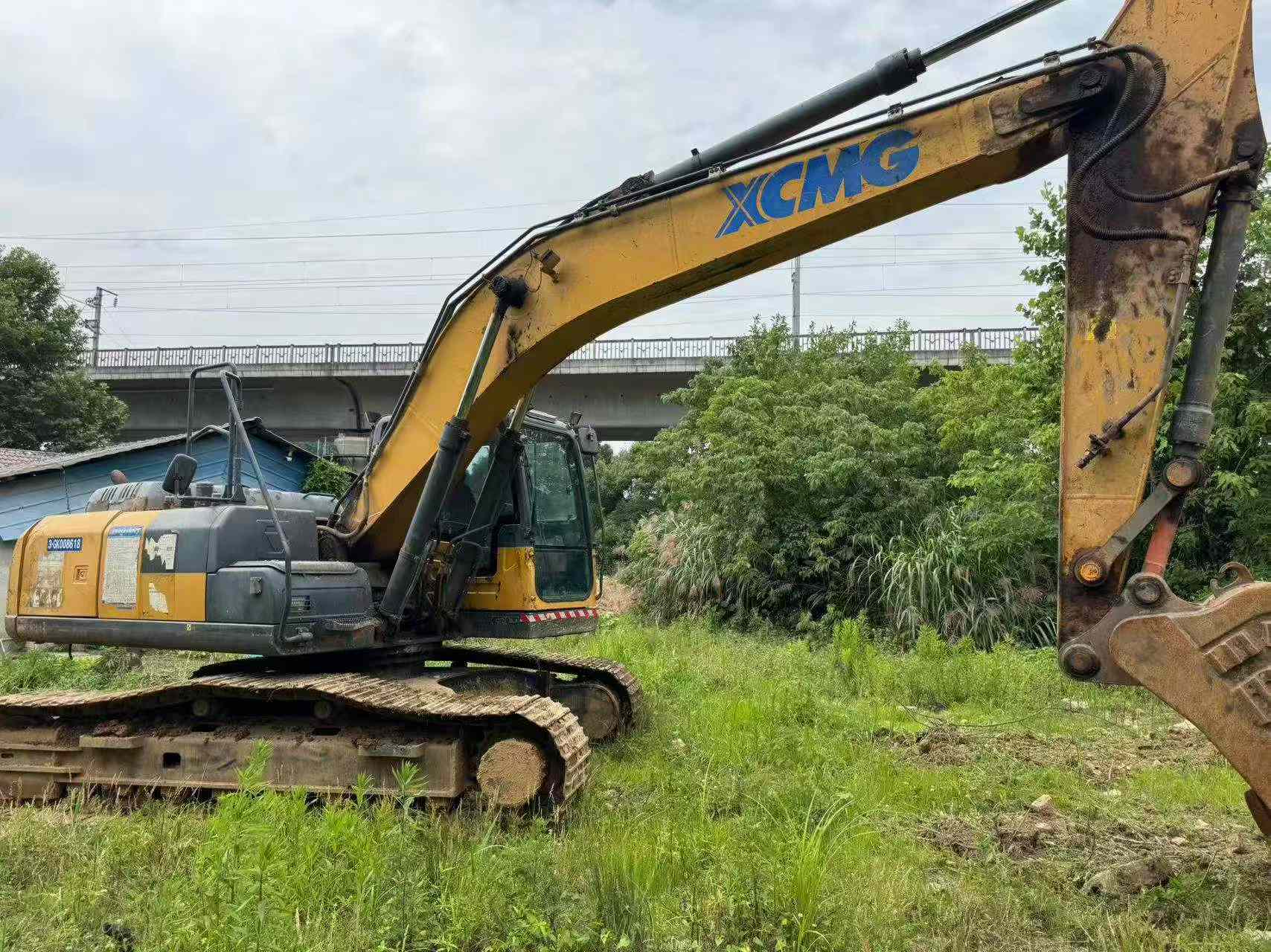Buy XCMG XE215 Used Excavator / 3 Buy XCMG XE215 Used Excavator / 3