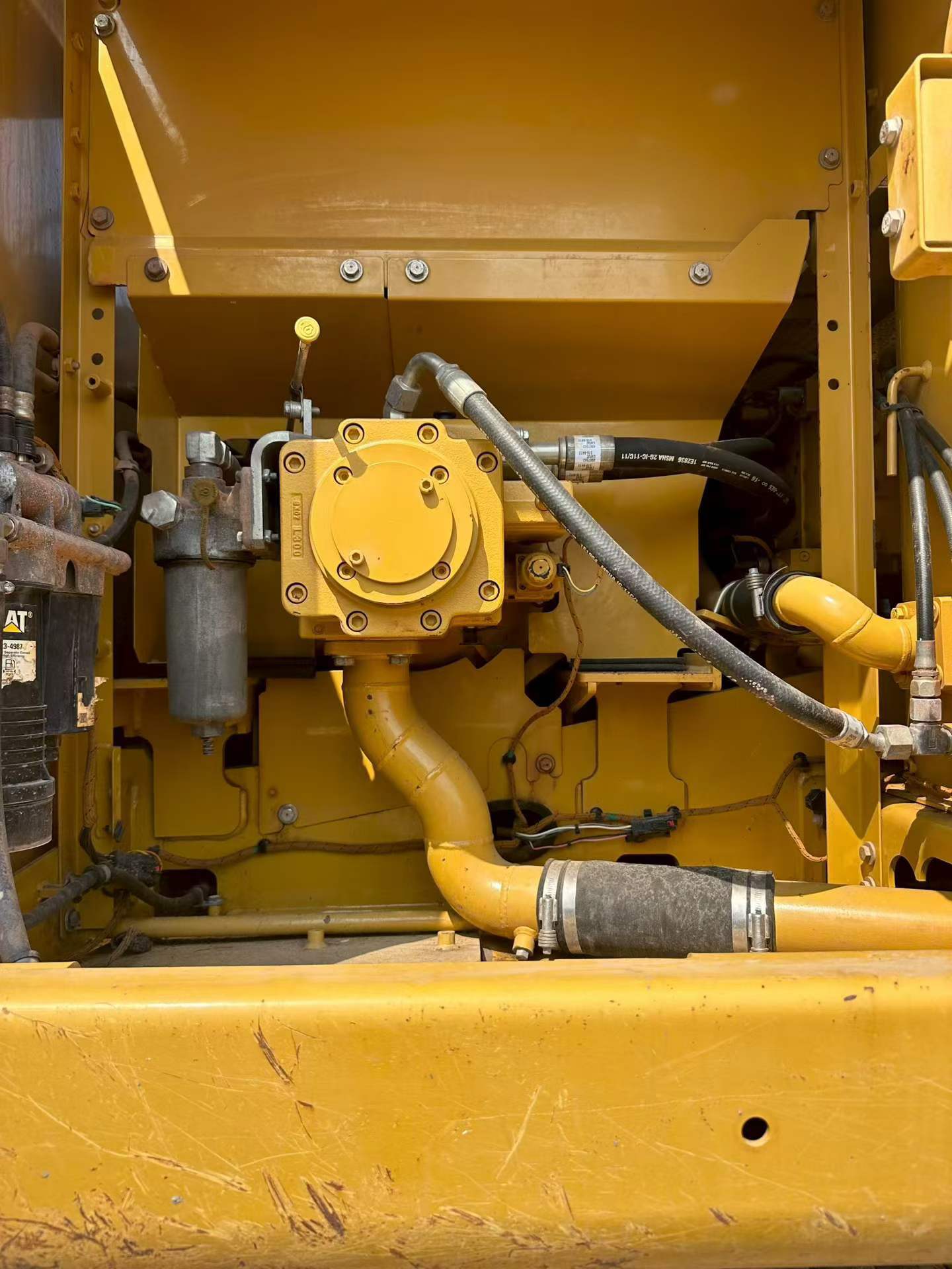 Compre Excavadora Caterpillar 320GC Usada / 2