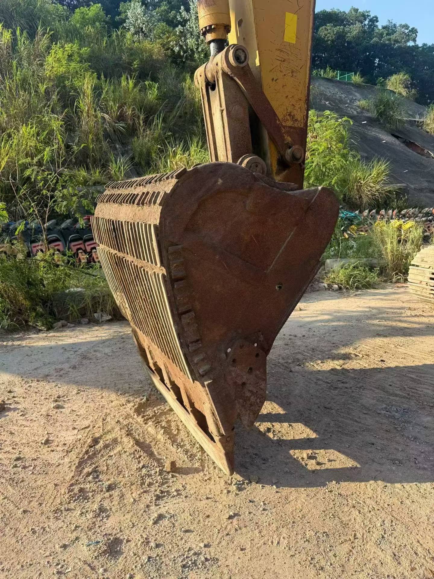 شراء حفارة Caterpillar 325CL مستعملة / 9