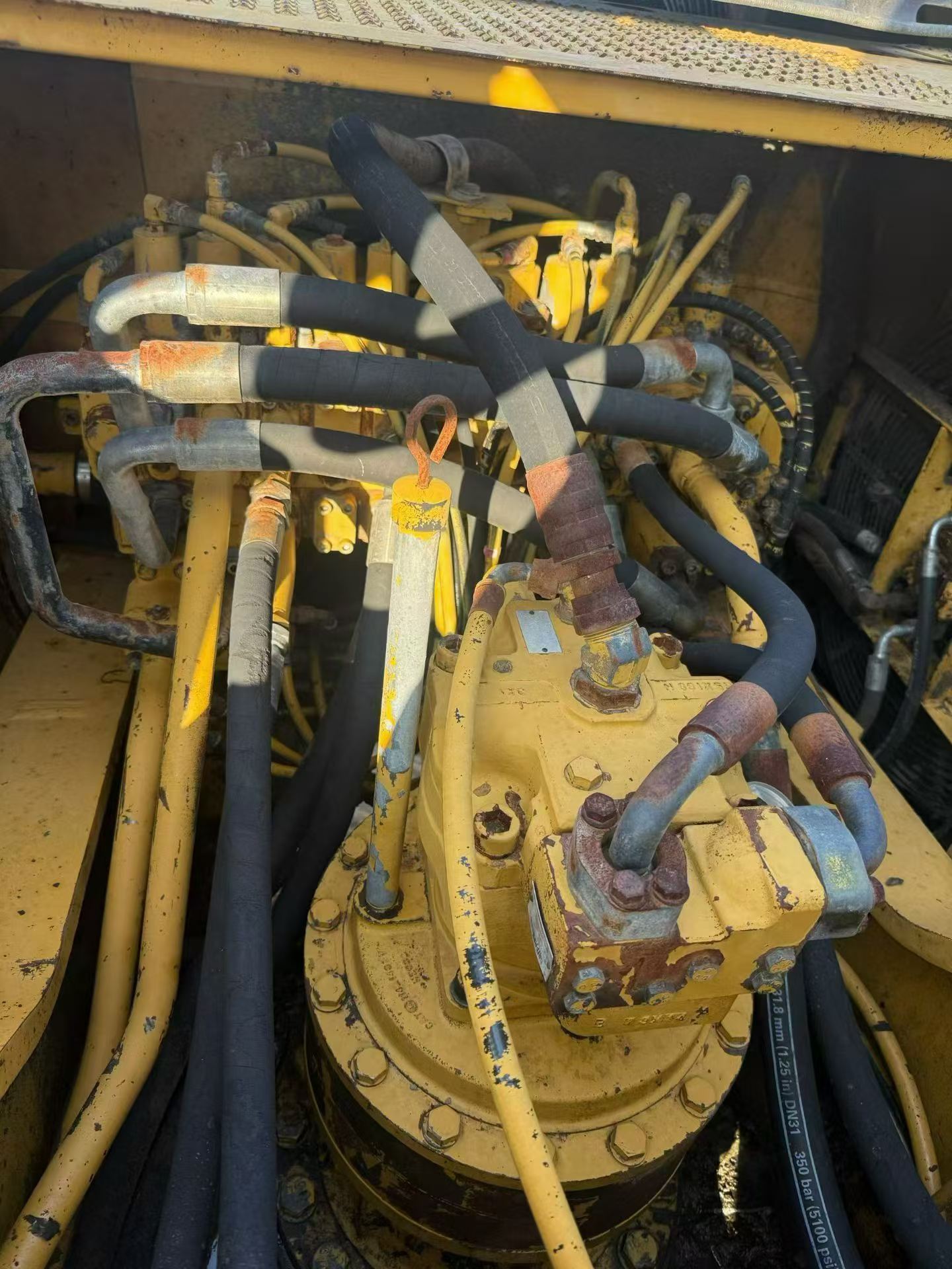 شراء حفارة Caterpillar 325CL مستعملة / 5