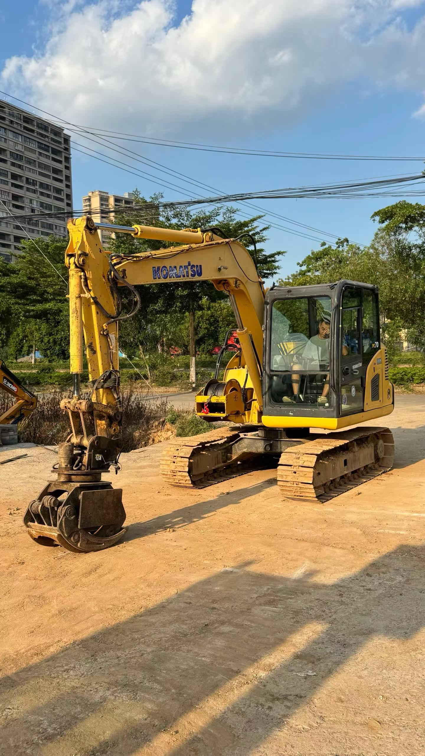 Buy Komatsu PC60-8 Used Excavator / 9 Buy Komatsu PC60-8 Used Excavator / 9