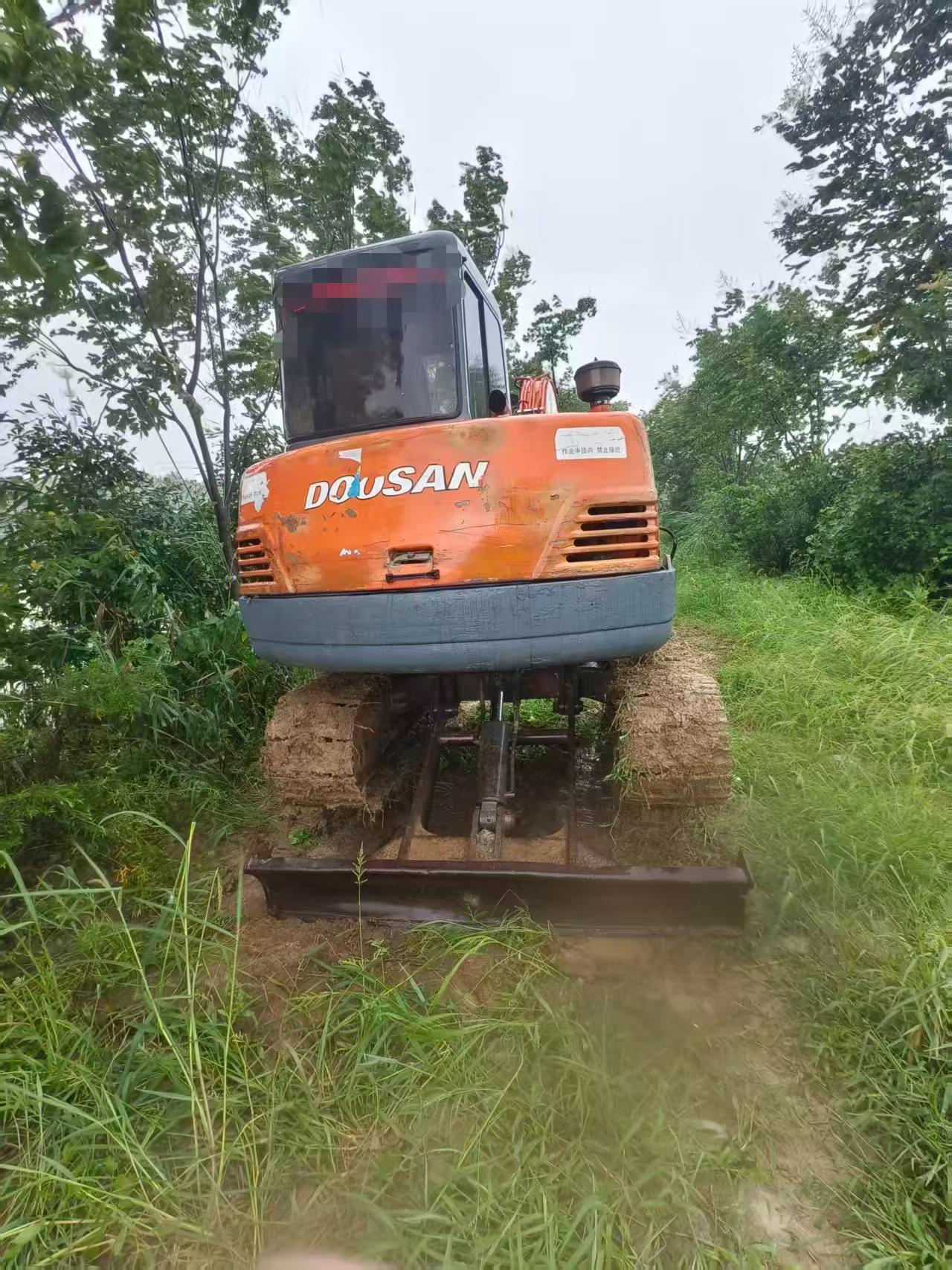 Compre Escavadeira Doosan DH55 Usada / 6 Compre Escavadeira Doosan DH55 Usada / 6