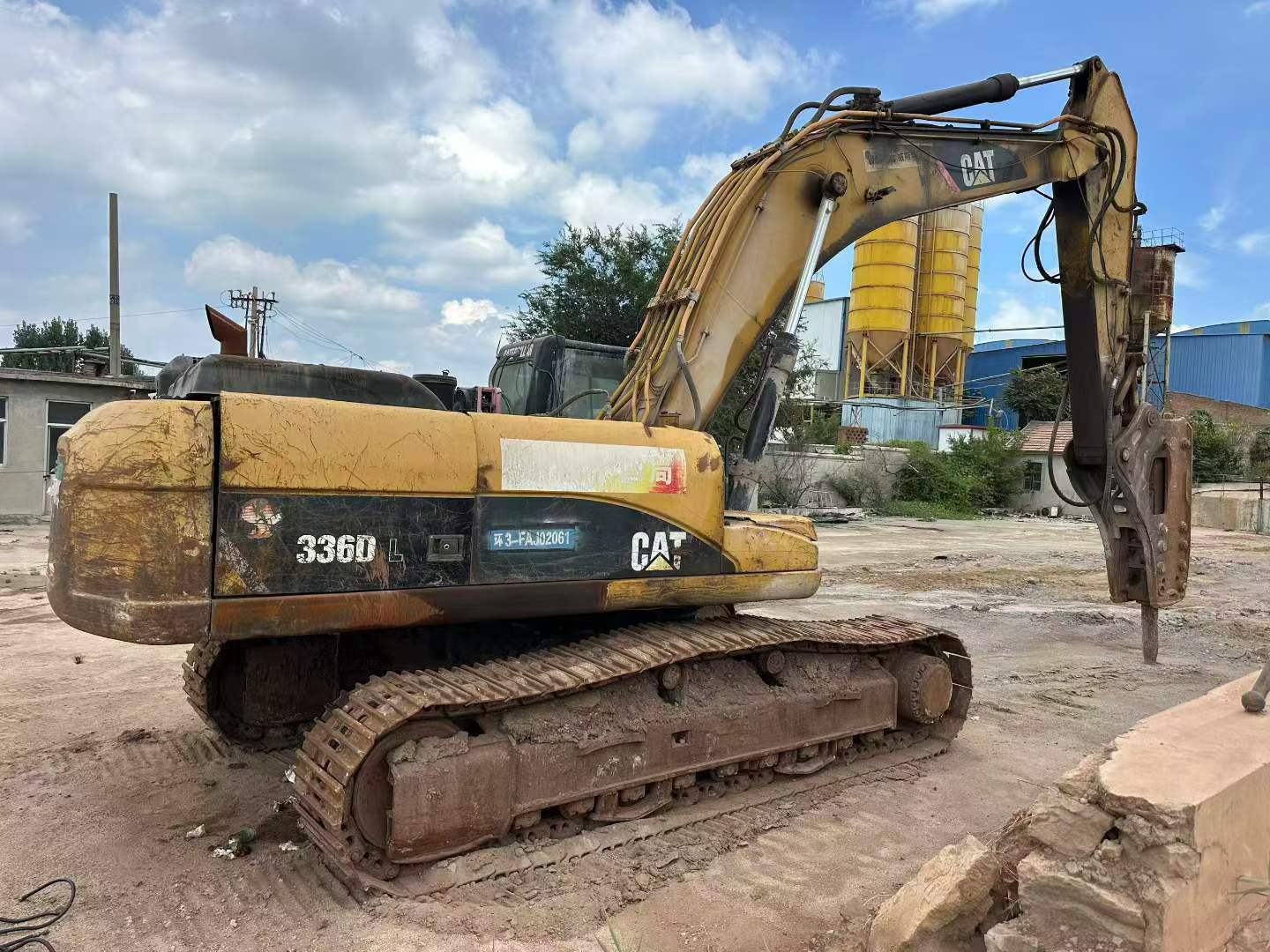 Buy Caterpillar 336DL Used Excavator / 3