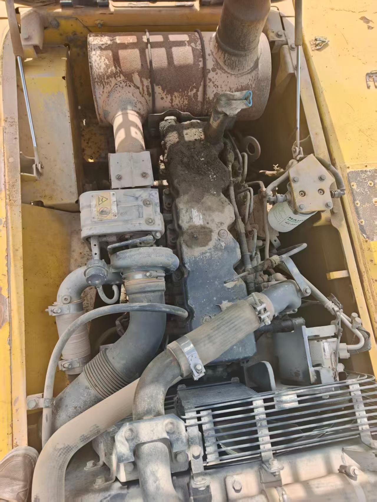Купить Подержанный Экскаватор Komatsu PC220 / 3 Купить Подержанный Экскаватор Komatsu PC220 / 3
