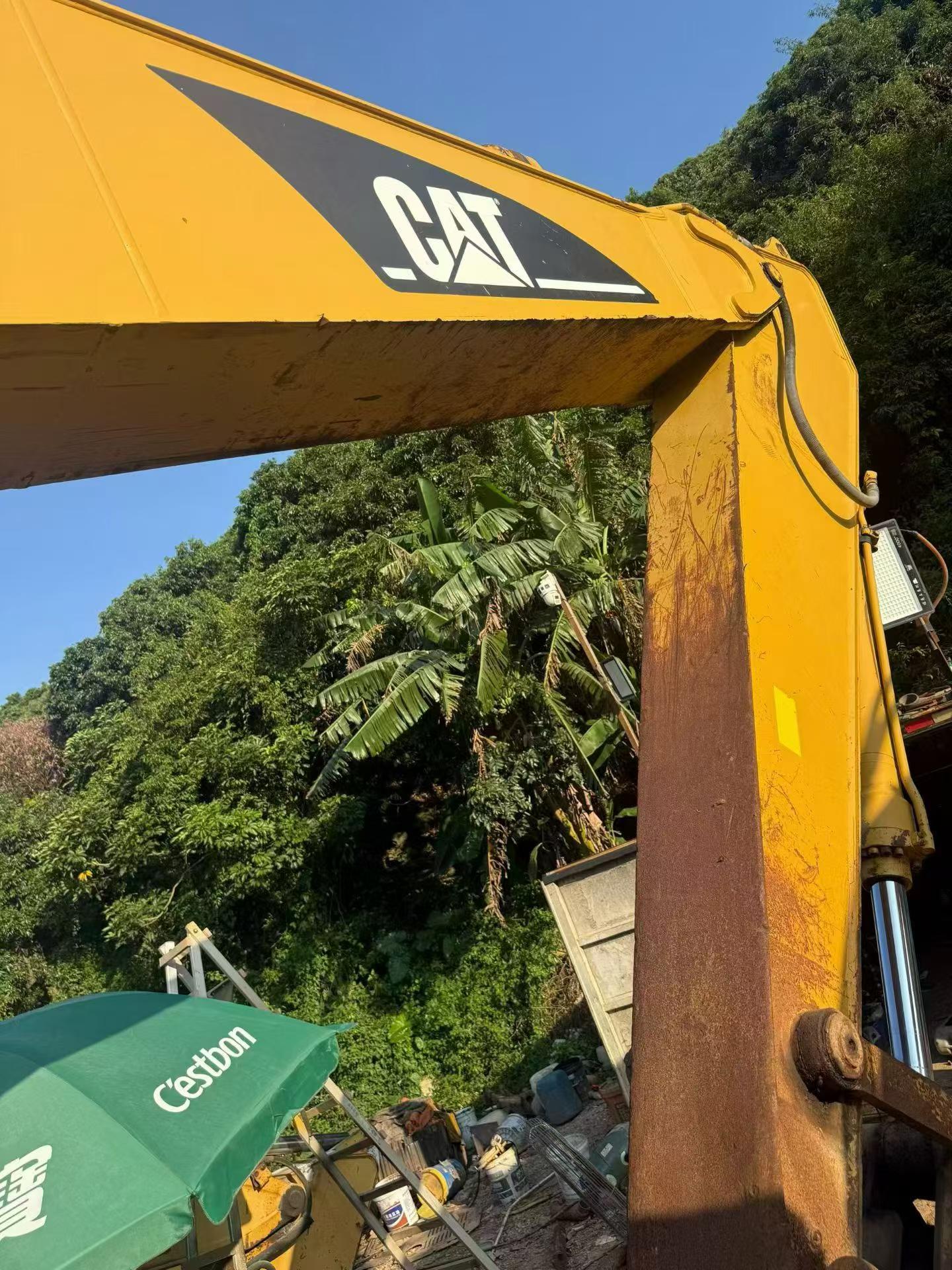 شراء حفارة Caterpillar 325CL مستعملة / 3