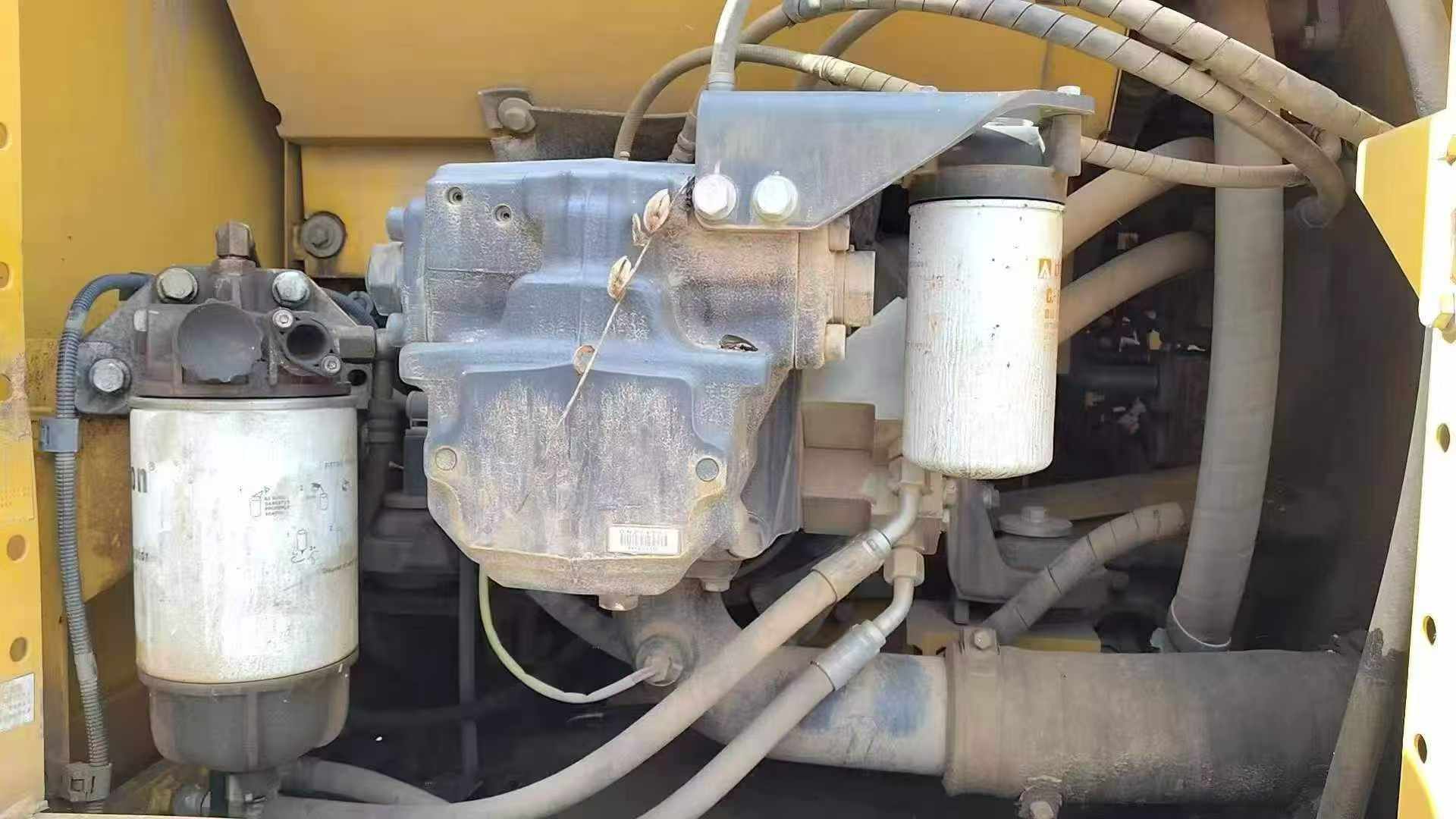 Compre Escavadeira Komatsu PC200 Usada / 5 Compre Escavadeira Komatsu PC200 Usada / 5