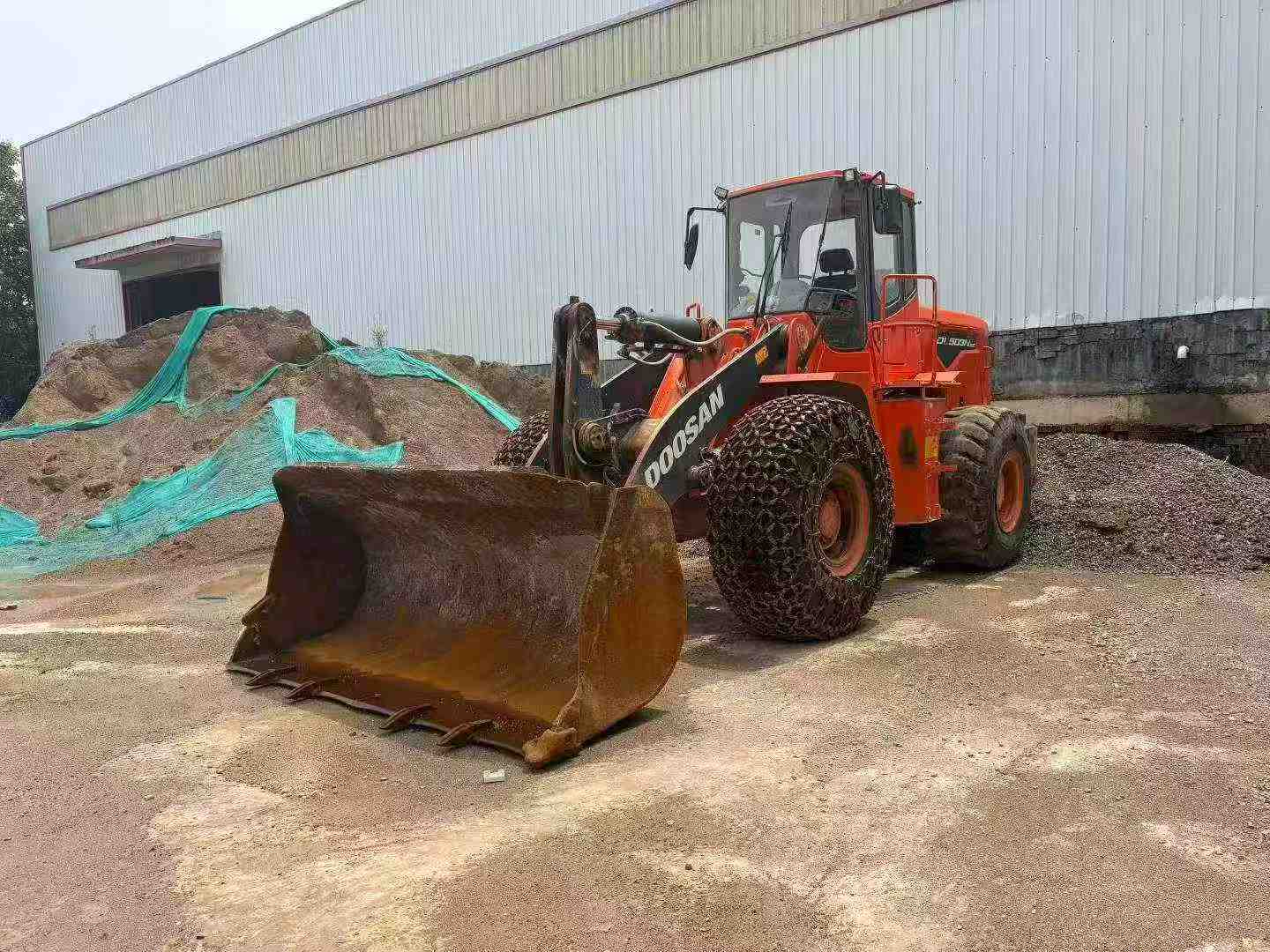 Compre Escavadeira Doosan DL503 Usada / 3