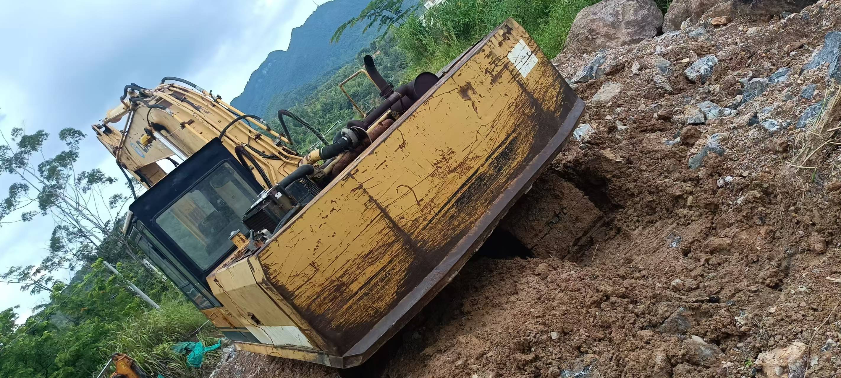 Купить Caterpillar E200B Подержанный Экскаватор