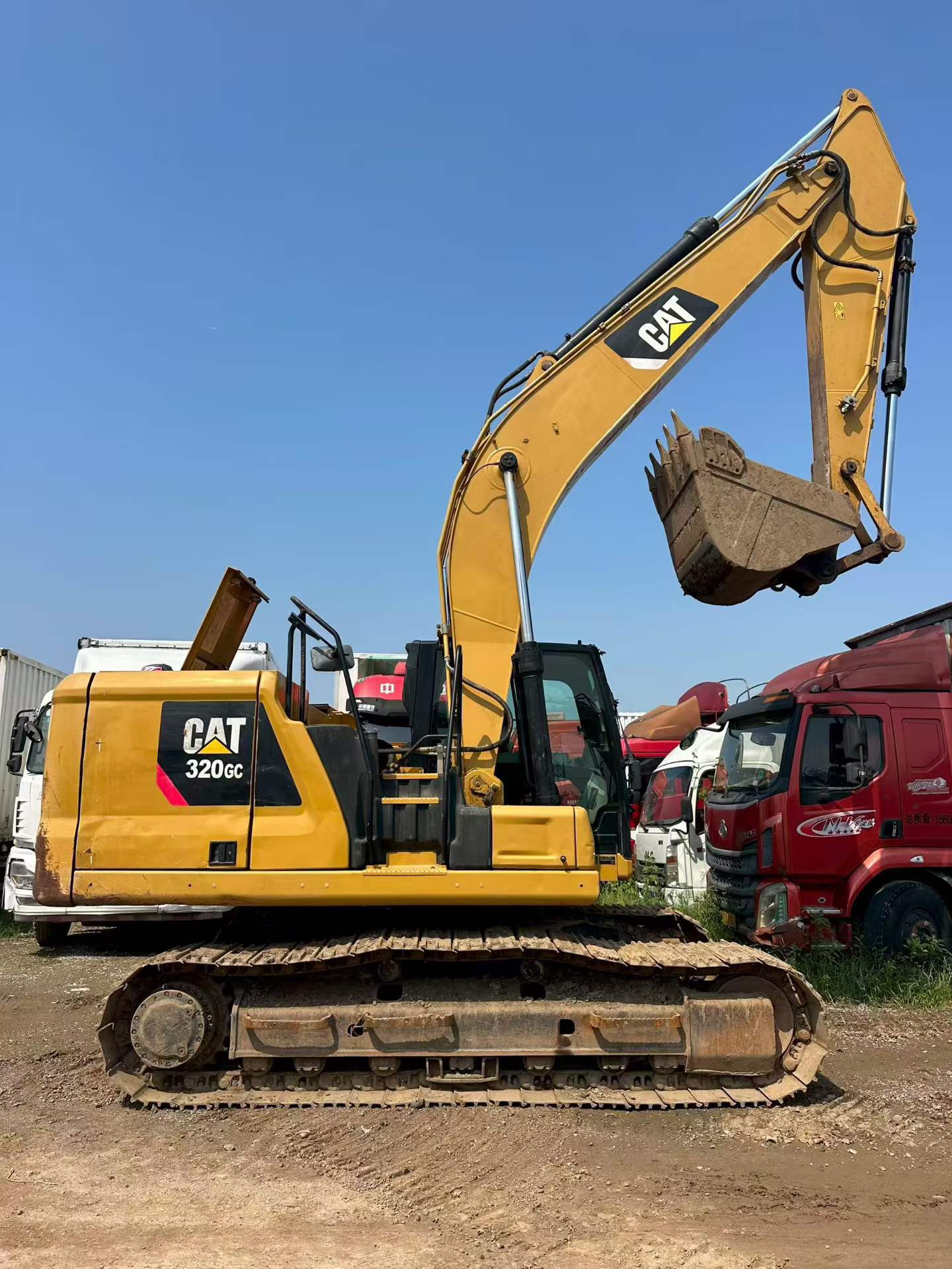 Comprar Caterpillar 320GC Usado Excavadora