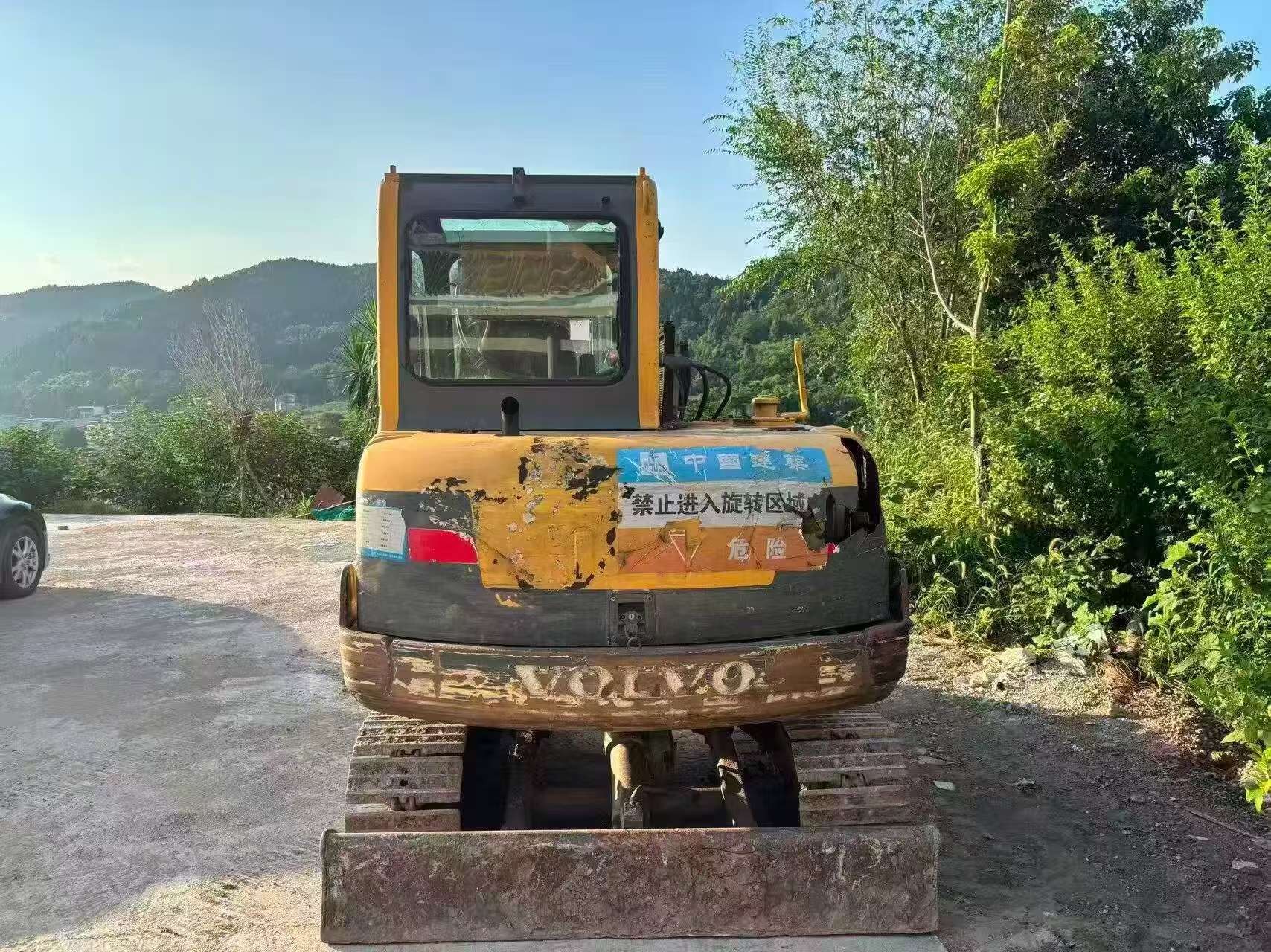 شراء حفارة Volvo EC55 مستعملة / 2