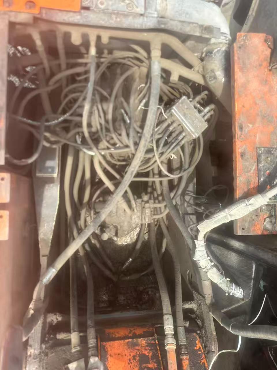 شراء حفارة Hitachi EX240-3 مستعملة / 4