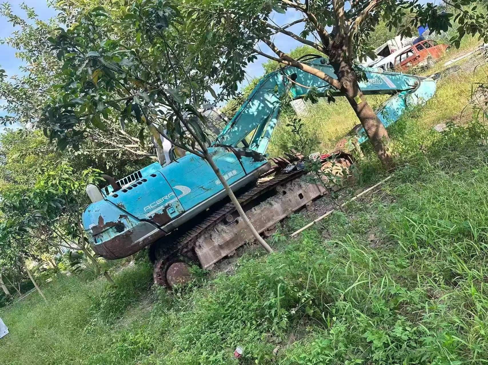 شراء حفارة Kobelco SK200-5.5 مستعملة / 3