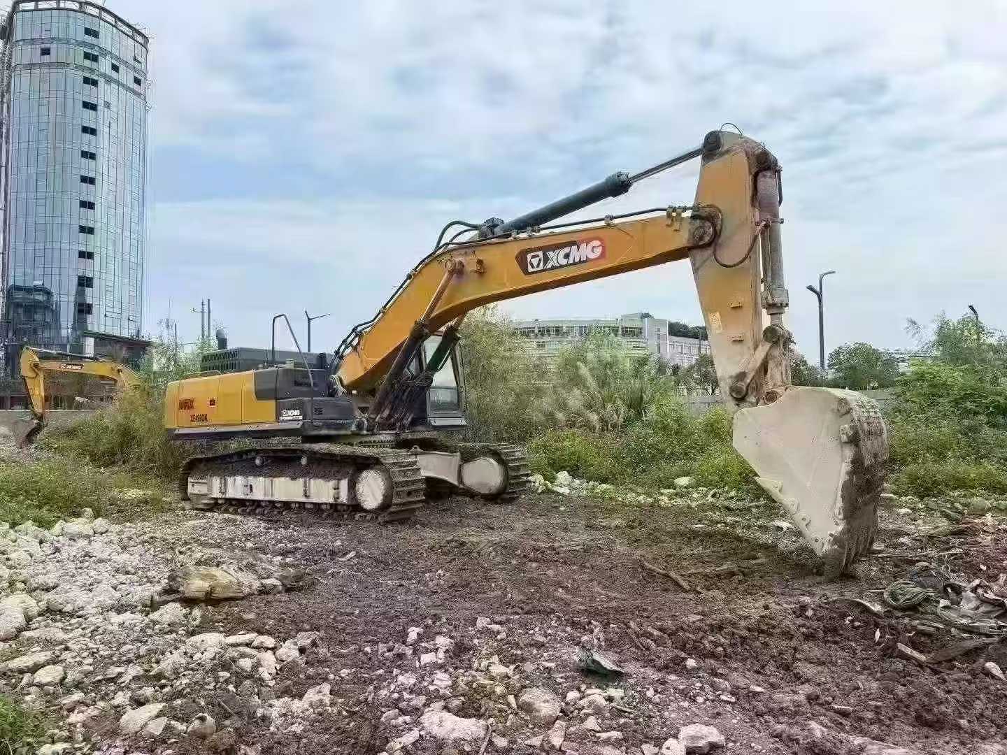 Buy XCMG XE490DK Used Excavator