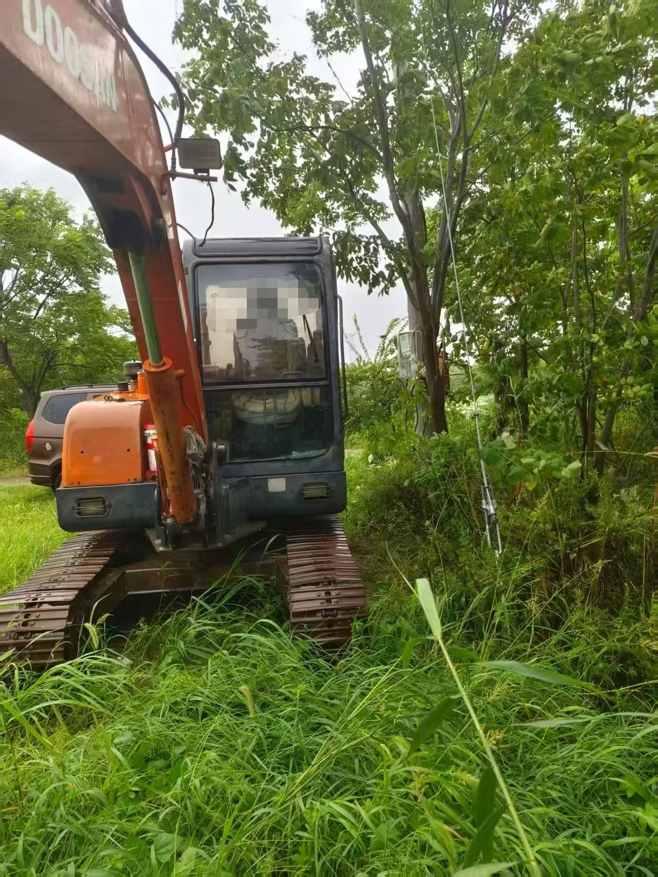 Compre Escavadeira Doosan DH55 Usada / 2 Compre Escavadeira Doosan DH55 Usada / 2