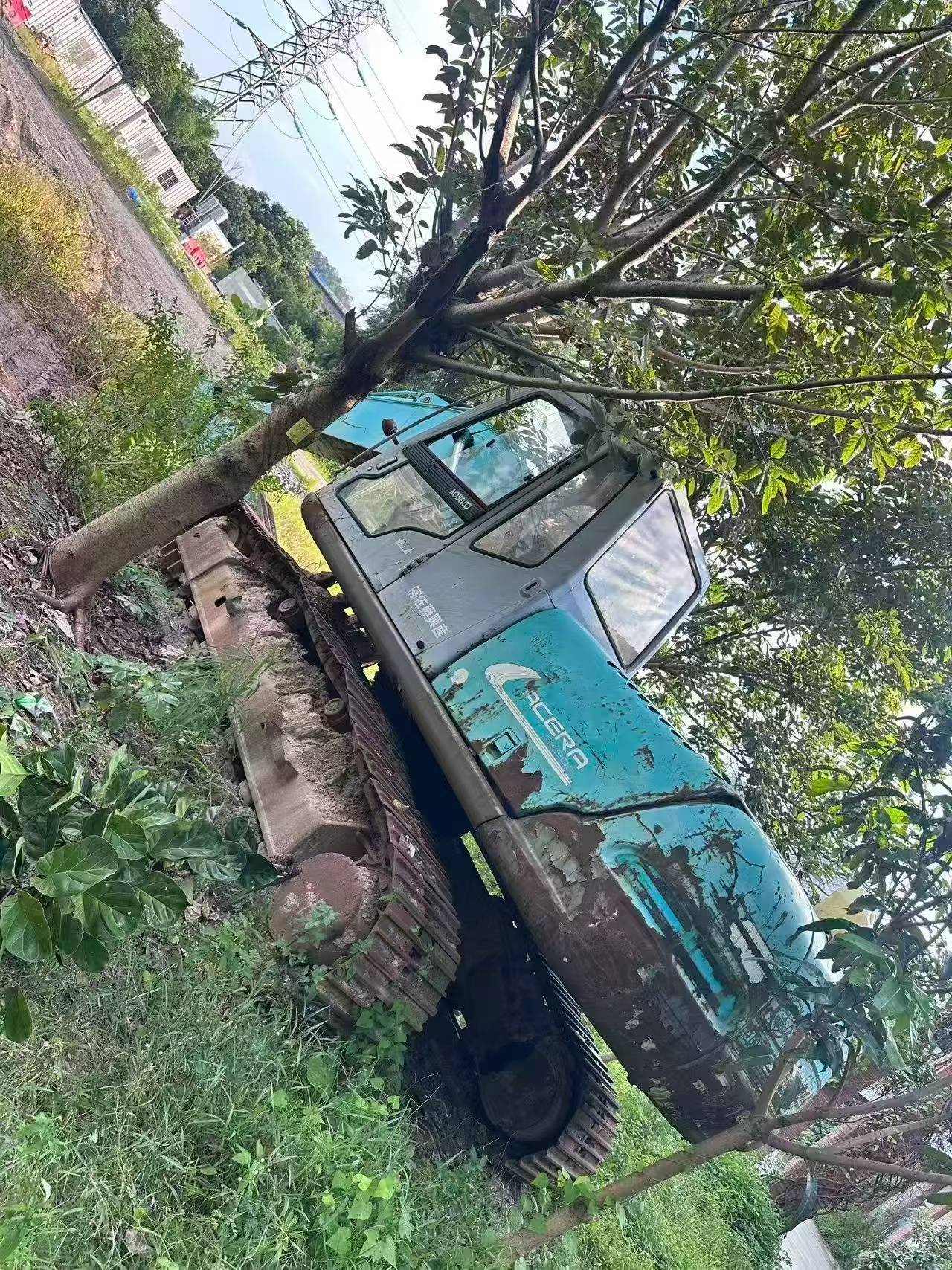 شراء حفارة Kobelco SK200-5.5 مستعملة / 2