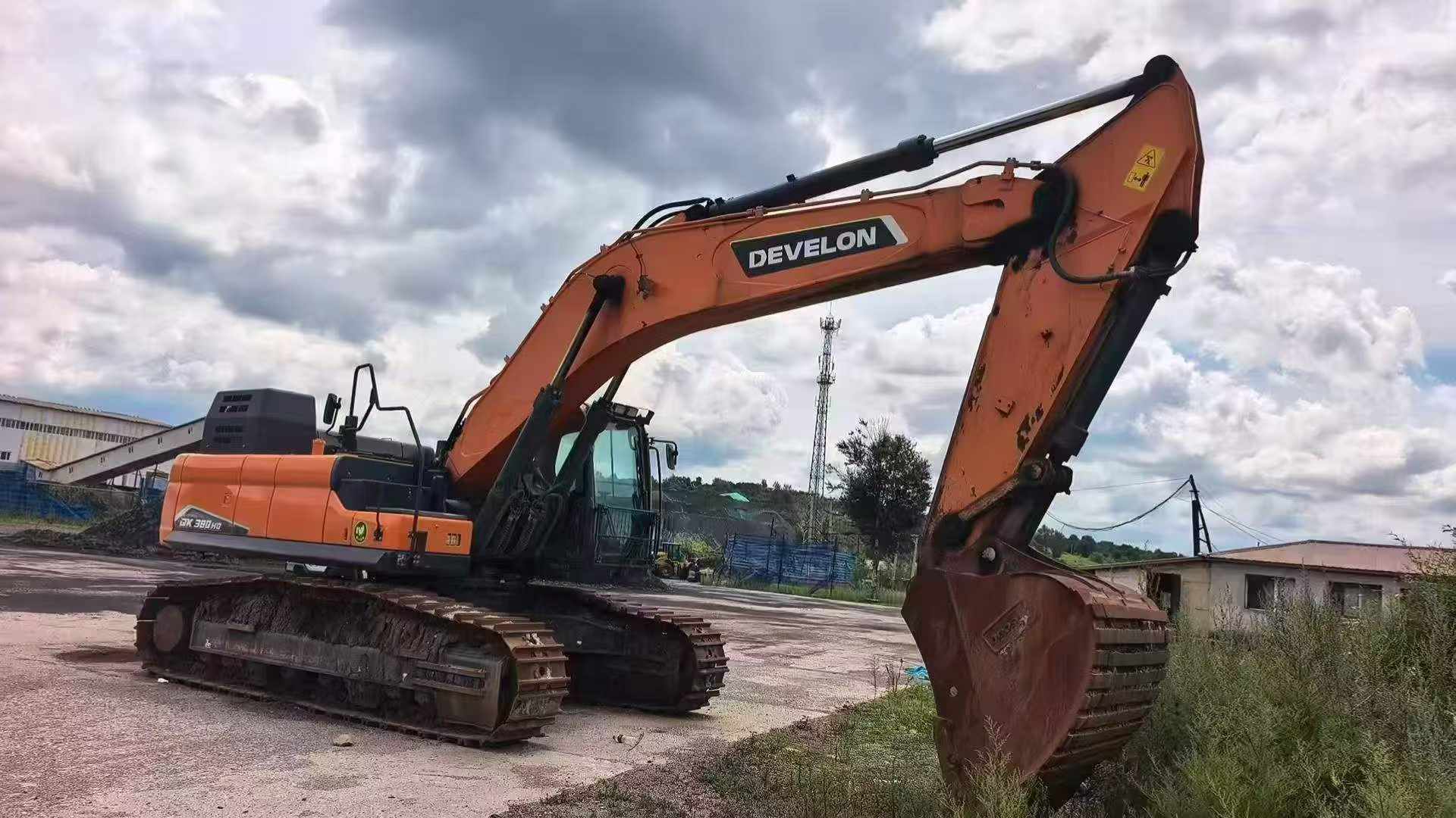 Compre Excavadora Doosan DX380 Usada / 2 Compre Excavadora Doosan DX380 Usada / 2