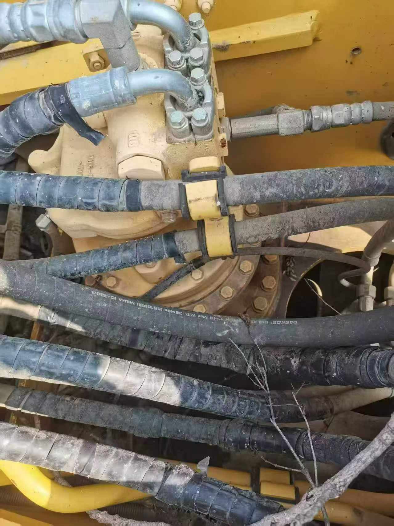 Compre Escavadeira Komatsu PC200 Usada / 8 Compre Escavadeira Komatsu PC200 Usada / 8