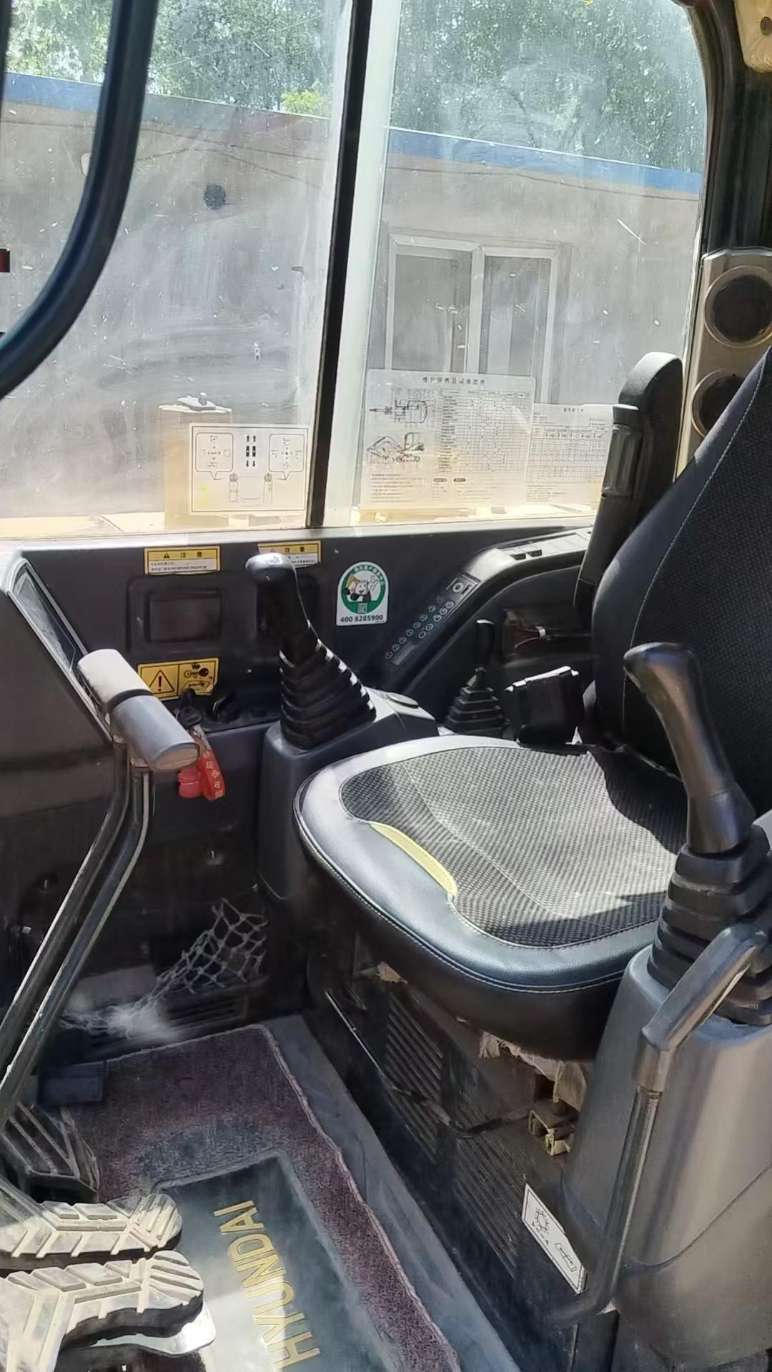 شراء حفارة Hyundai HX55 مستعملة / 3