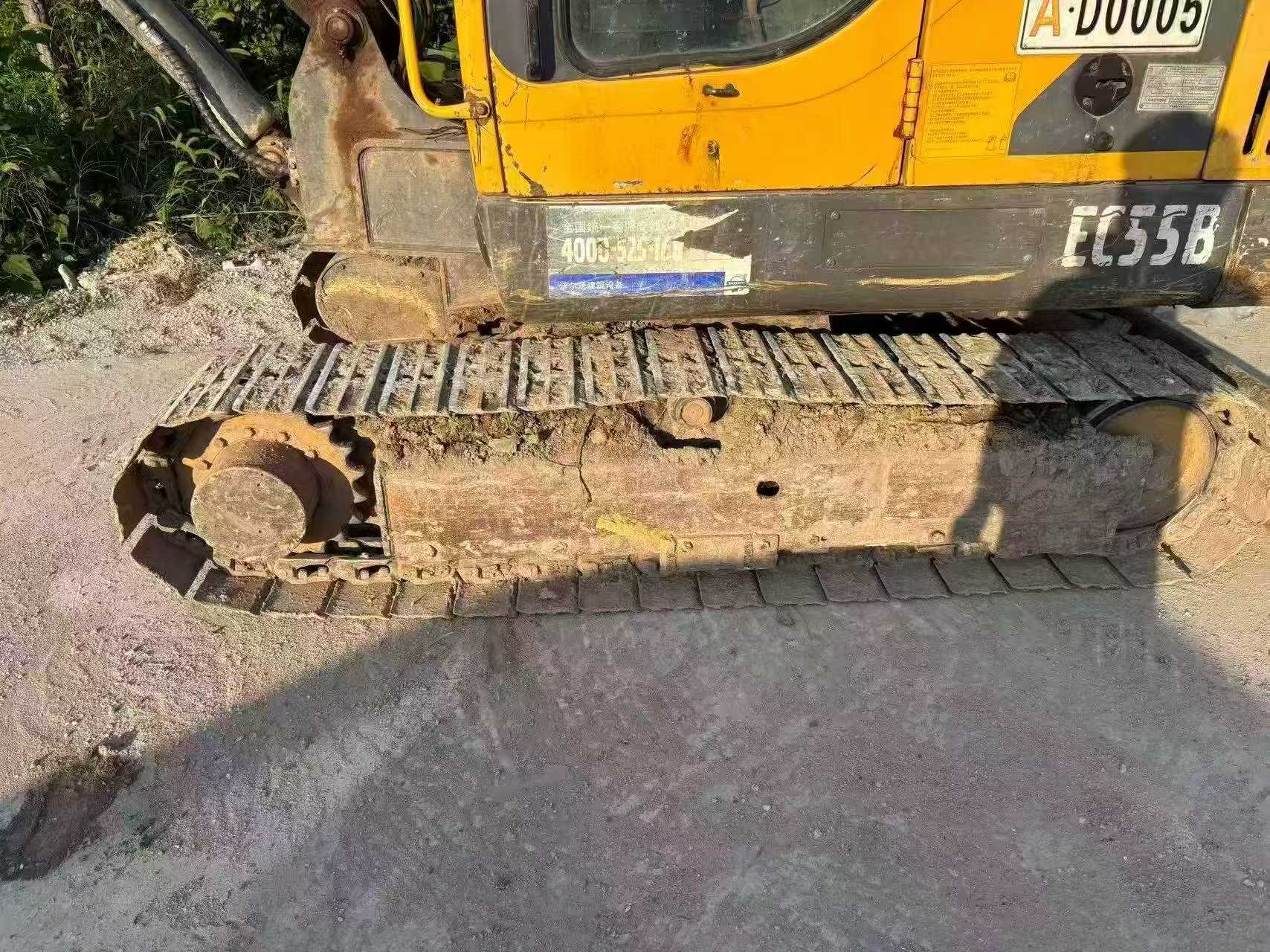 شراء حفارة Volvo EC55 مستعملة / 3