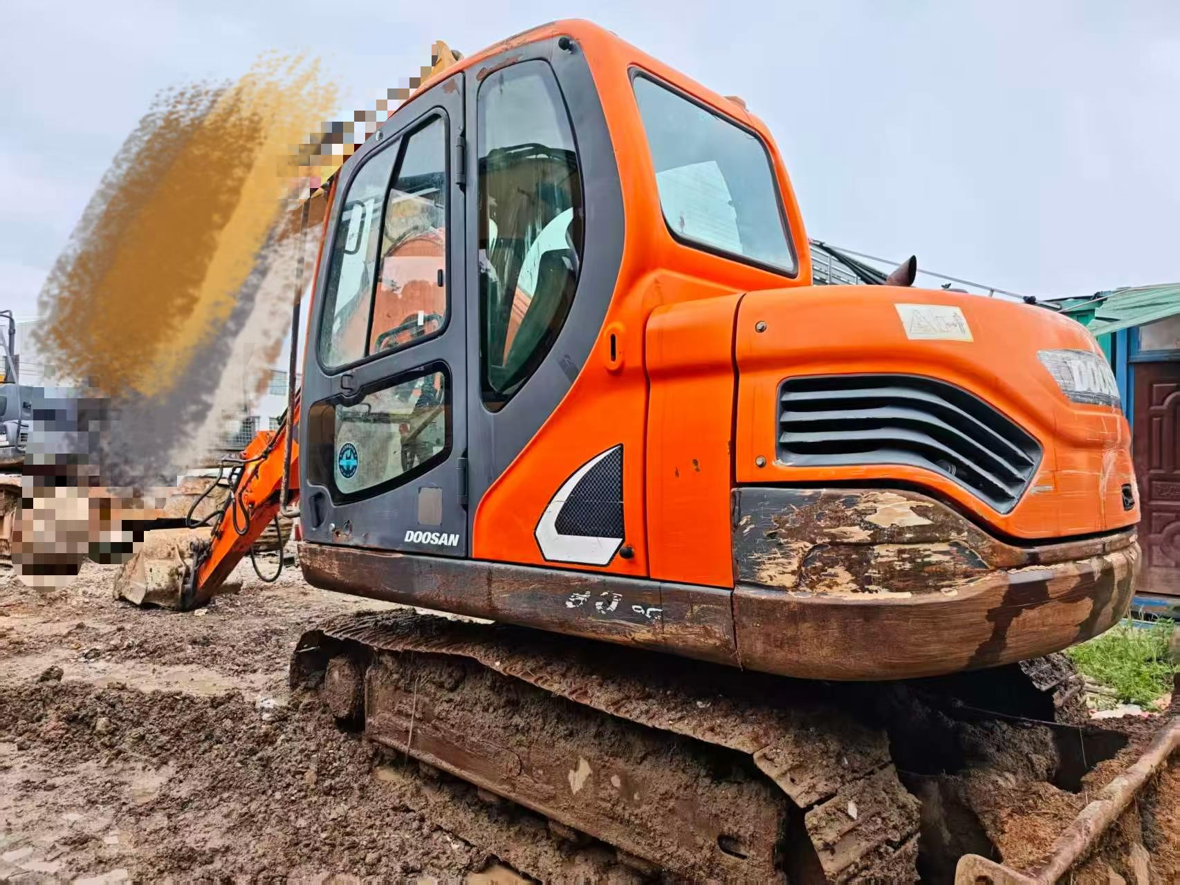 Compre Escavadeira Doosan DX75 Usada / 2 Compre Escavadeira Doosan DX75 Usada / 2