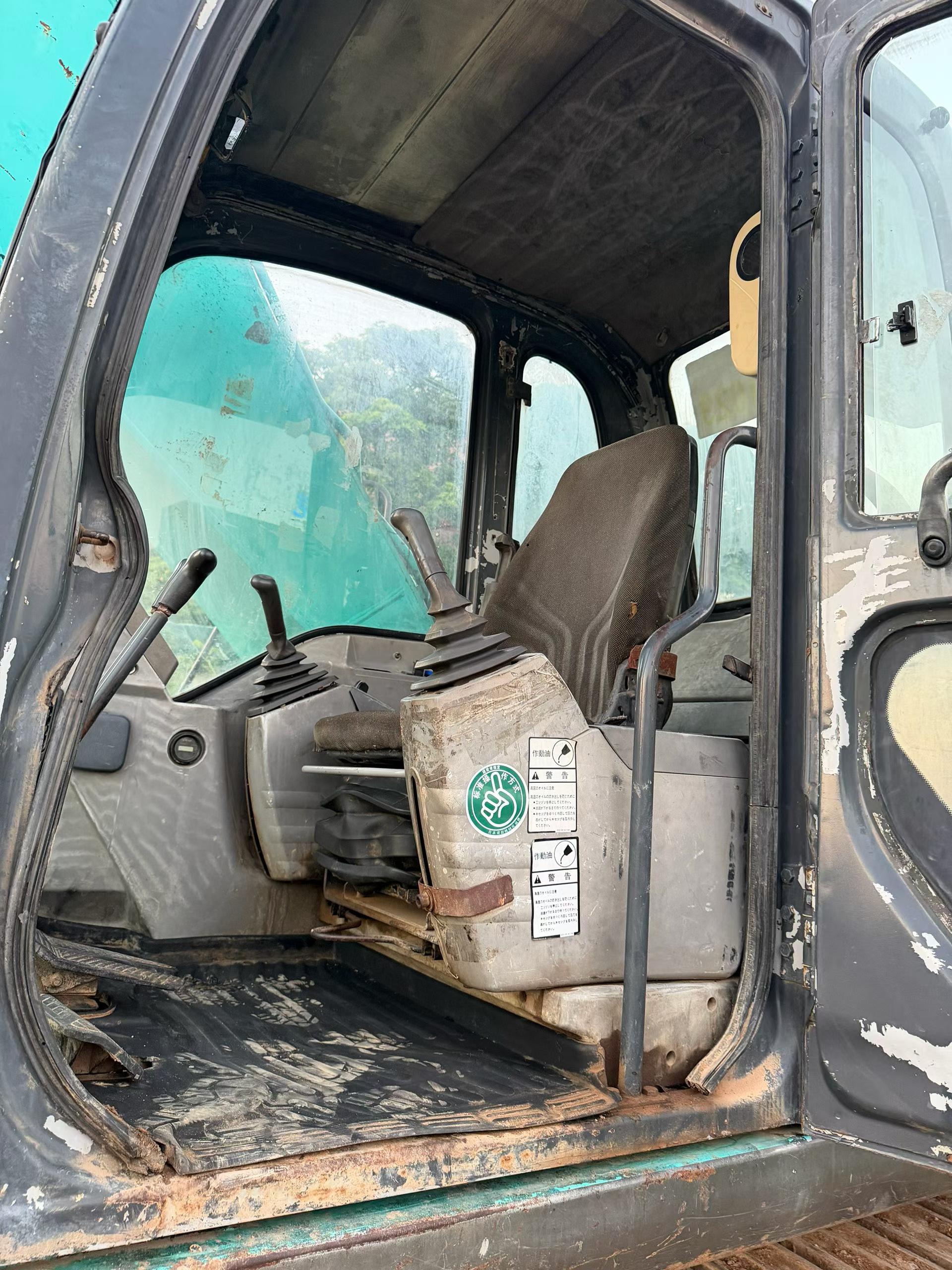 شراء حفارة Kobelco SK210-6E مستعملة / 7