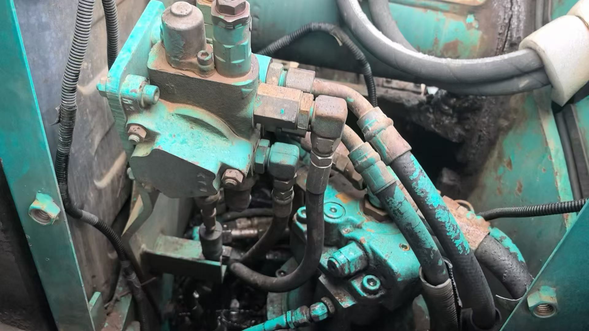 Buy Kobelco SK70SR Used Excavator / 3 Buy Kobelco SK70SR Used Excavator / 3