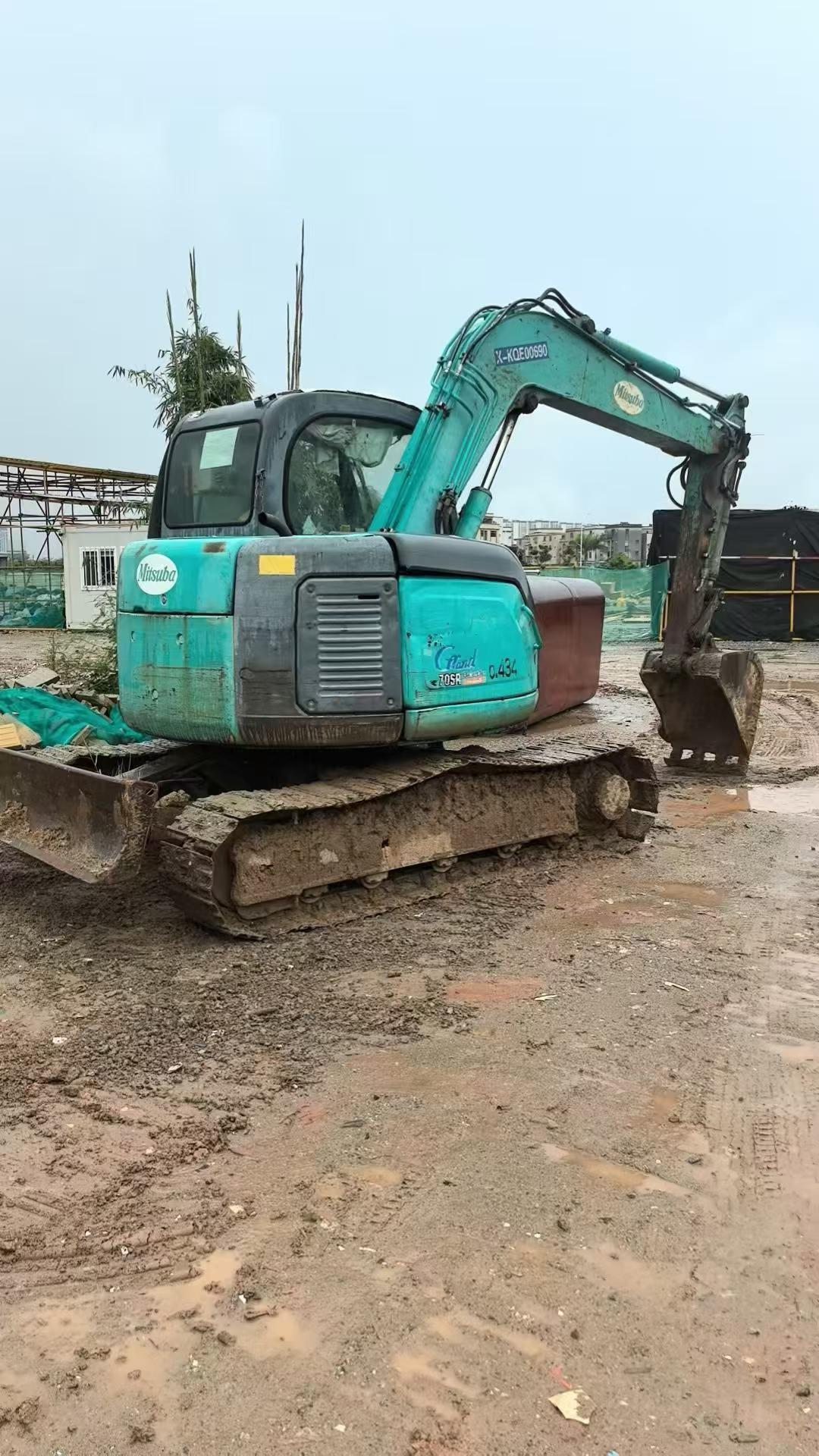Buy Kobelco SK70SR Used Excavator
