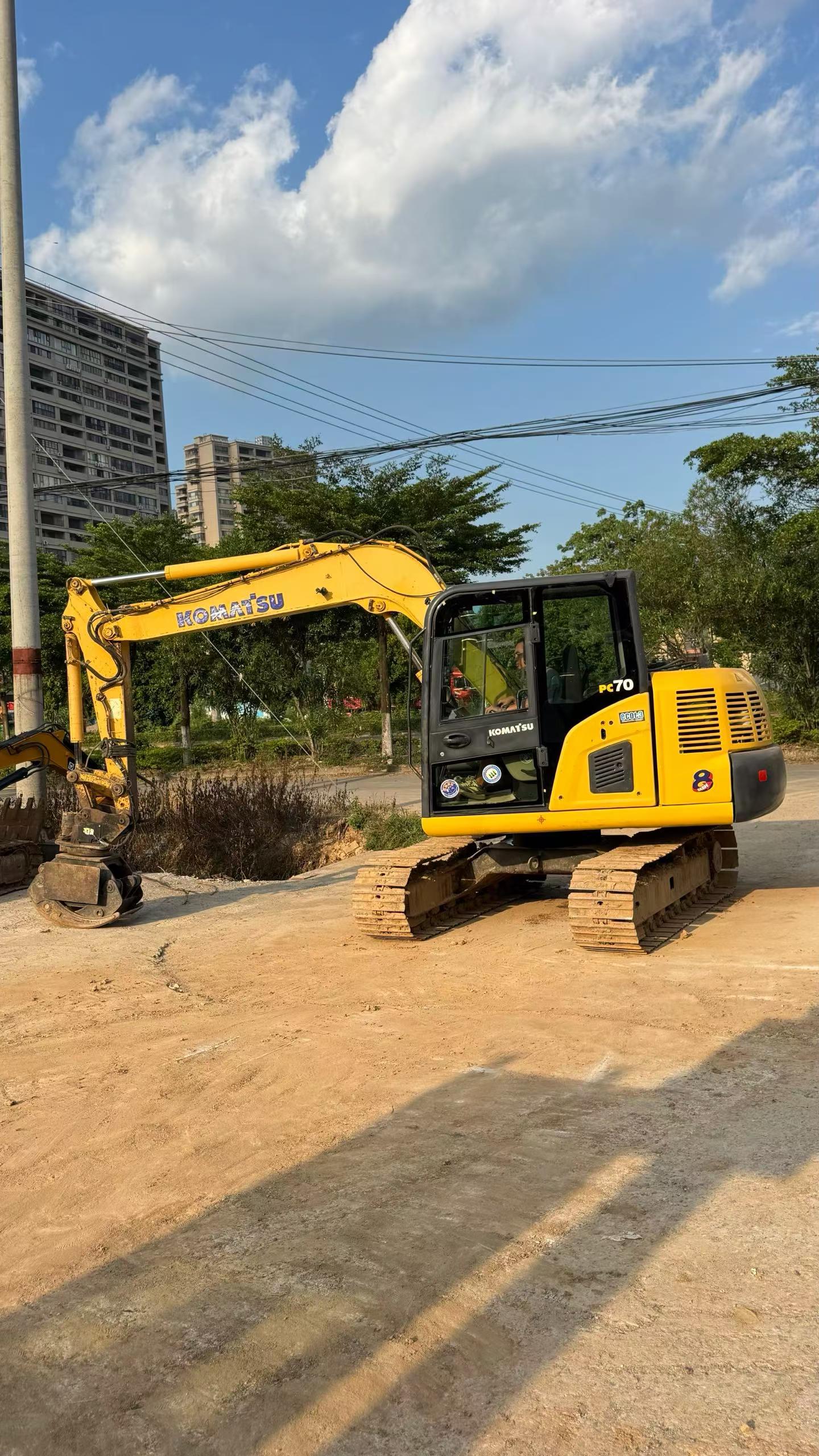 Comprar Komatsu PC60-8 Usado Escavadeira