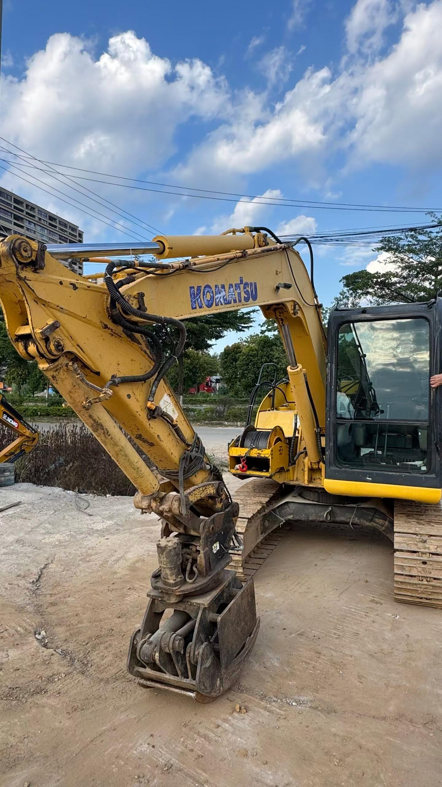 Buy Komatsu PC60-8 Used Excavator / 3 Buy Komatsu PC60-8 Used Excavator / 3