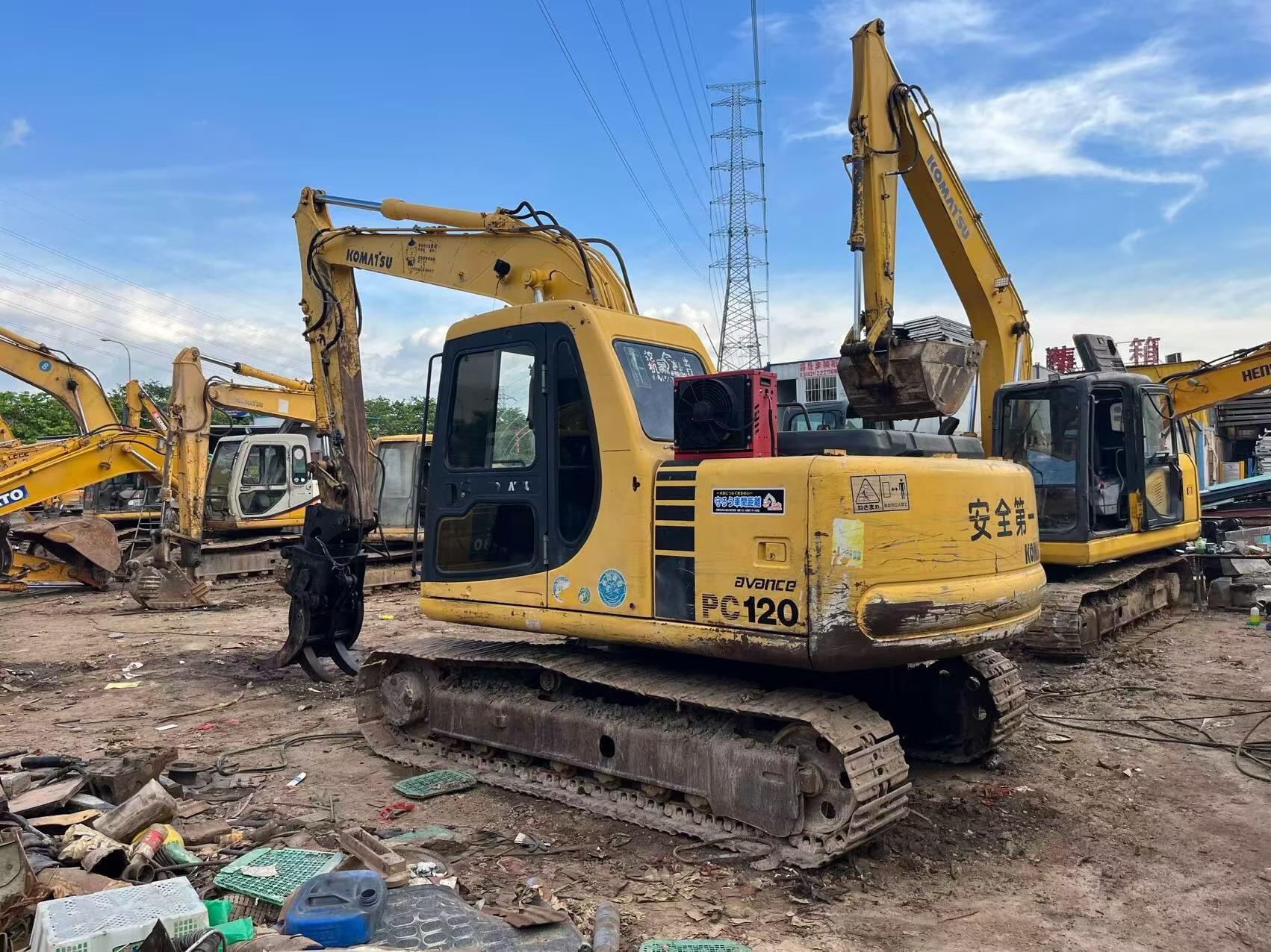 Compre Excavadora Komatsu PC120-6E Usada / 3 Compre Excavadora Komatsu PC120-6E Usada / 3