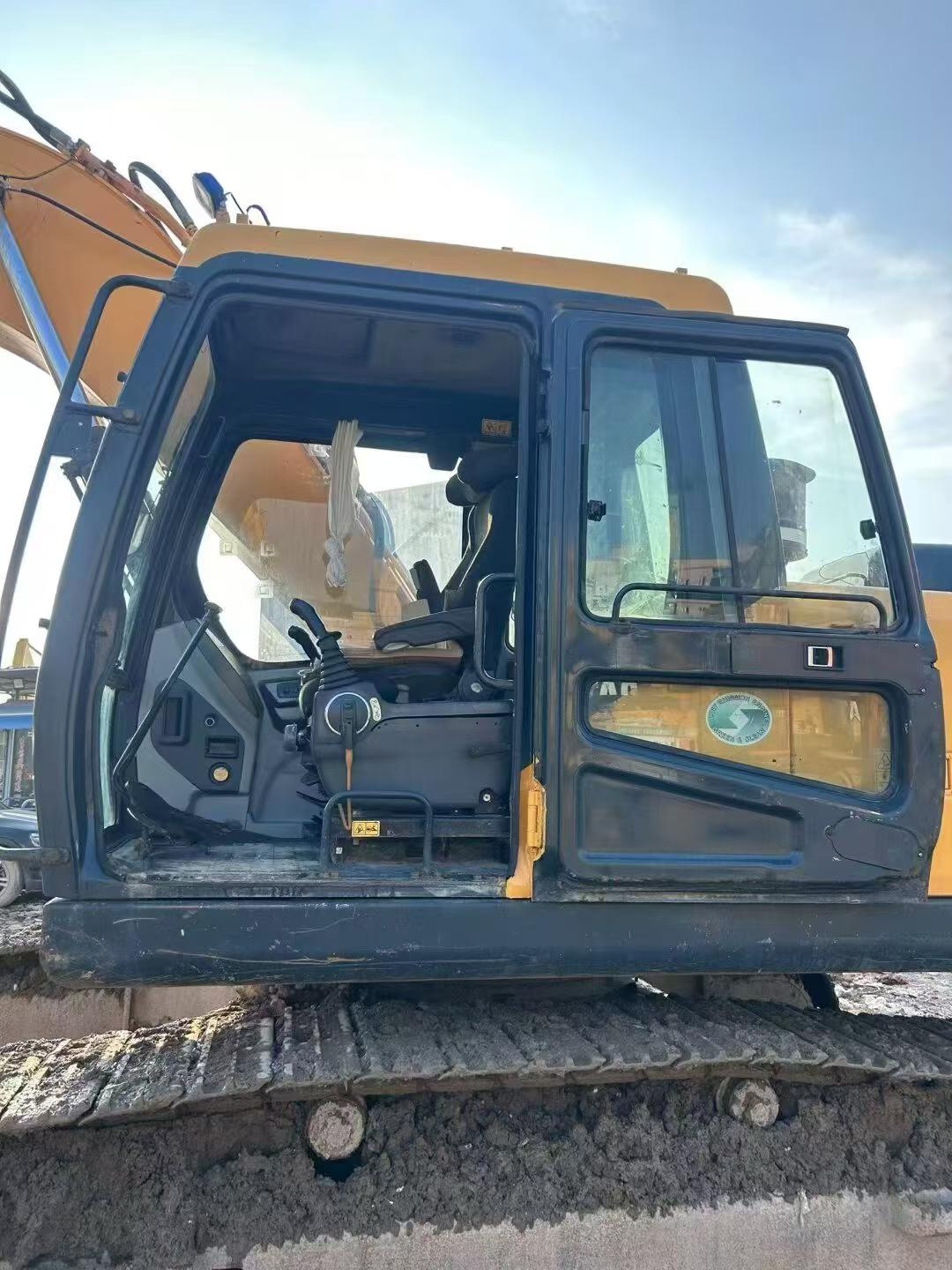 شراء حفارة Hyundai R215VS مستعملة / 4