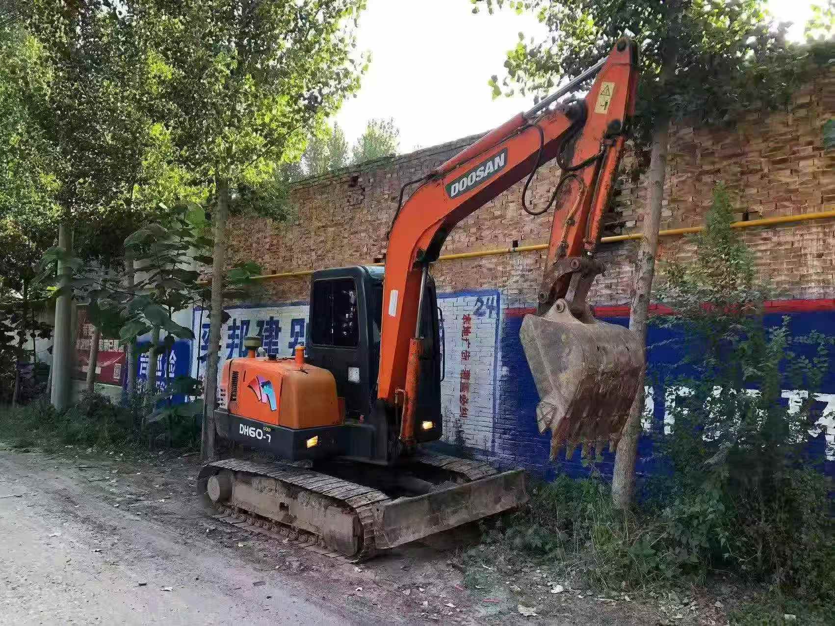 Compre Escavadeira Doosan DH55 Usada / 4 Compre Escavadeira Doosan DH55 Usada / 4