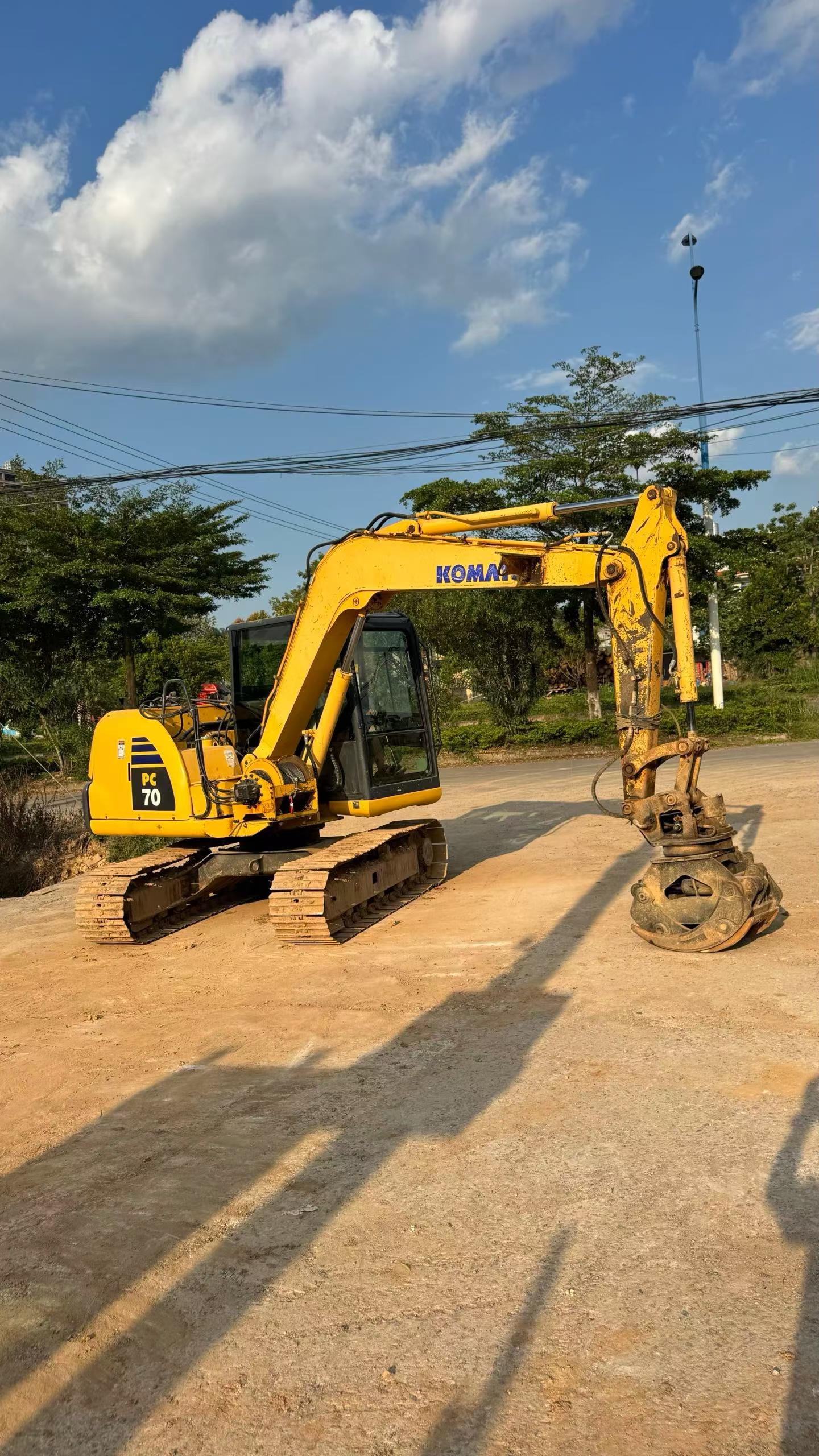 Buy Komatsu PC60-8 Used Excavator / 2 Buy Komatsu PC60-8 Used Excavator / 2