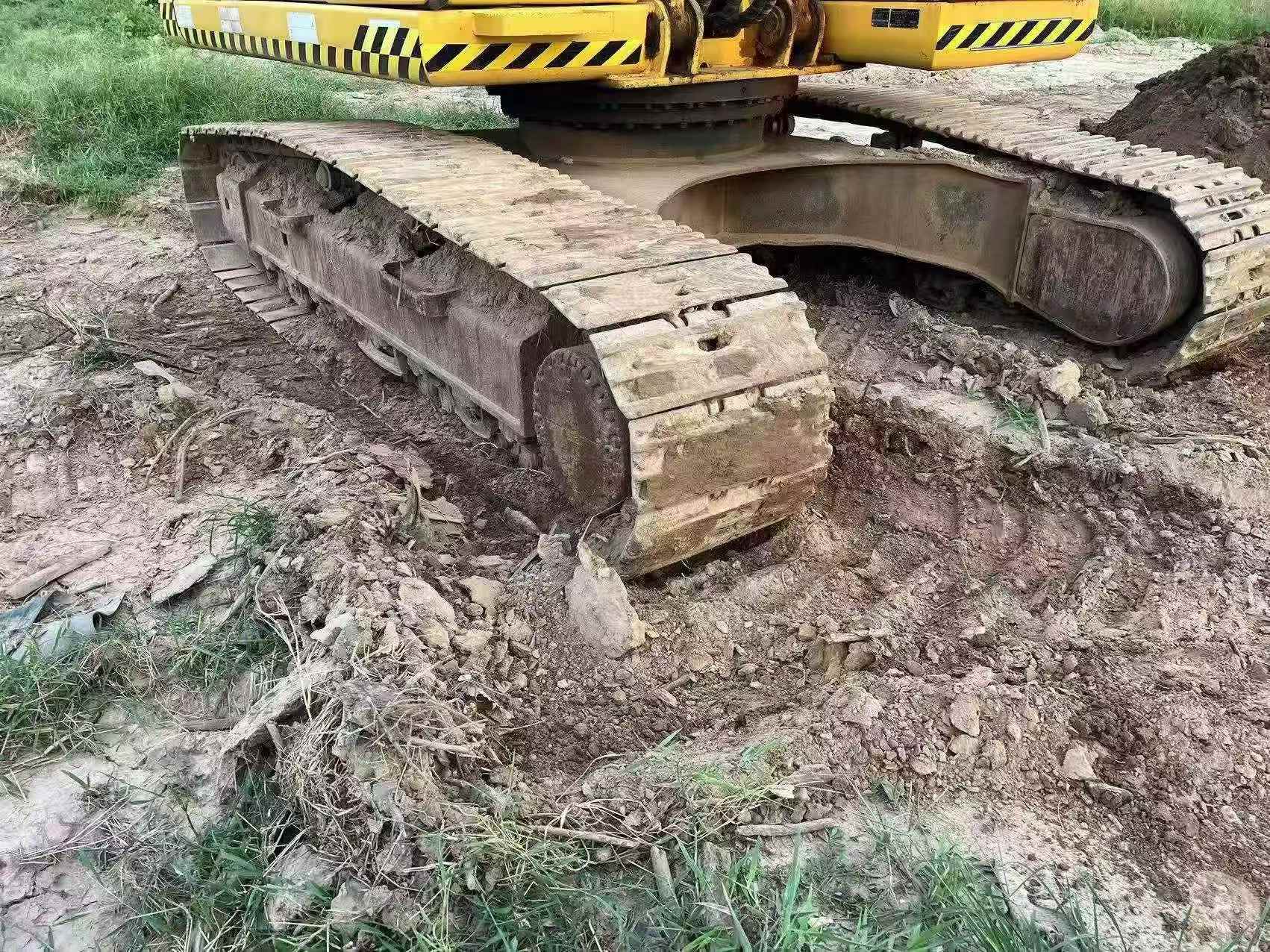 Buy Komatsu PC220-8 Used Excavator / 8 Buy Komatsu PC220-8 Used Excavator / 8