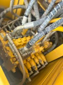 Compre Excavadora Komatsu PC200-8M0 Usada / 4 Compre Excavadora Komatsu PC200-8M0 Usada / 4