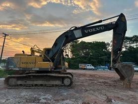 Compre Escavadeira Volvo EC210B Usada / 2 Compre Escavadeira Volvo EC210B Usada / 2
